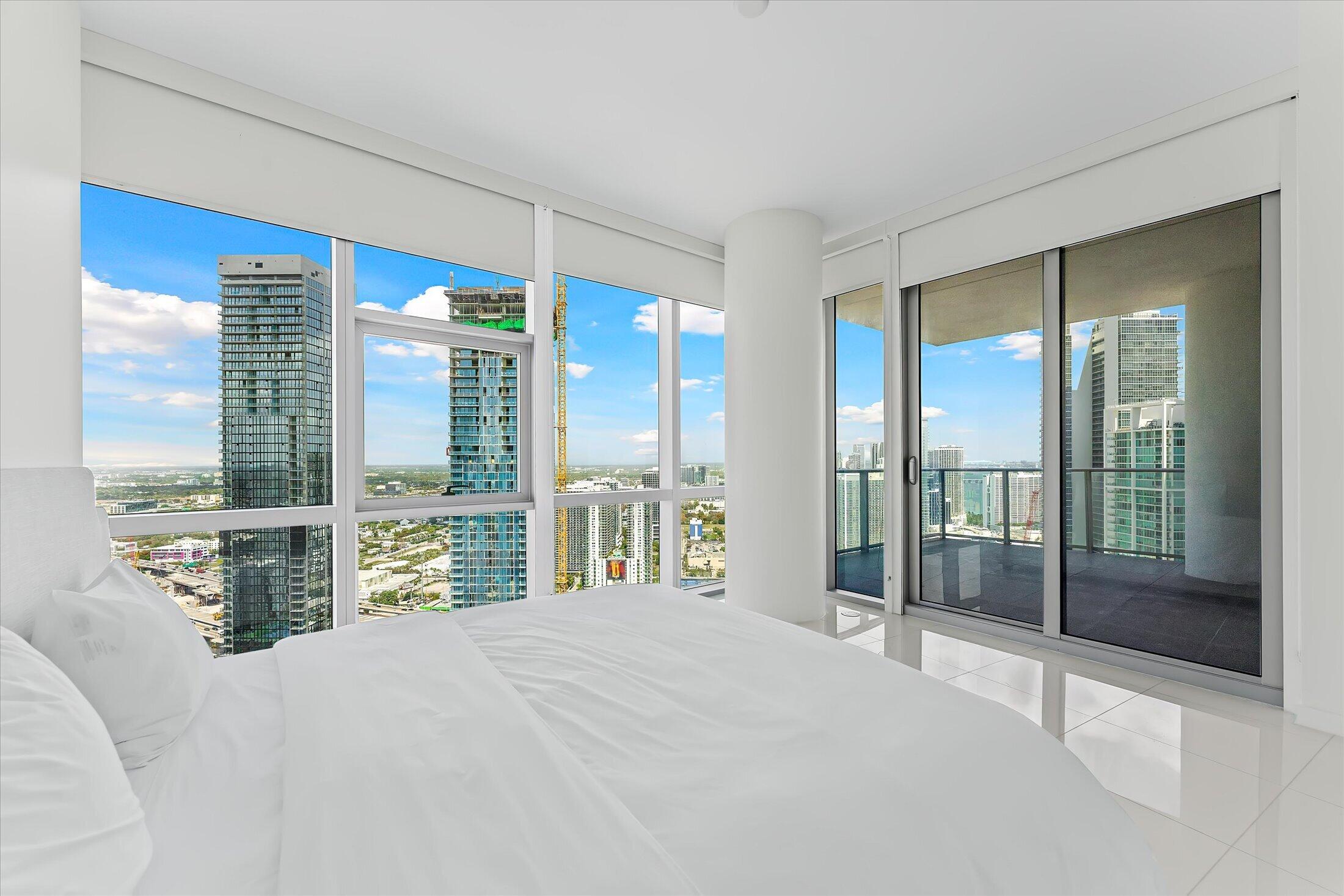 851 NE 1st Avenue 4100