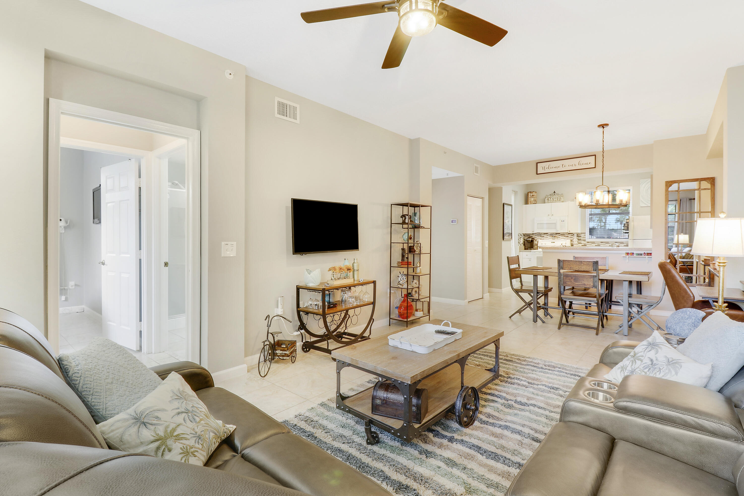 1116 University Boulevard 14