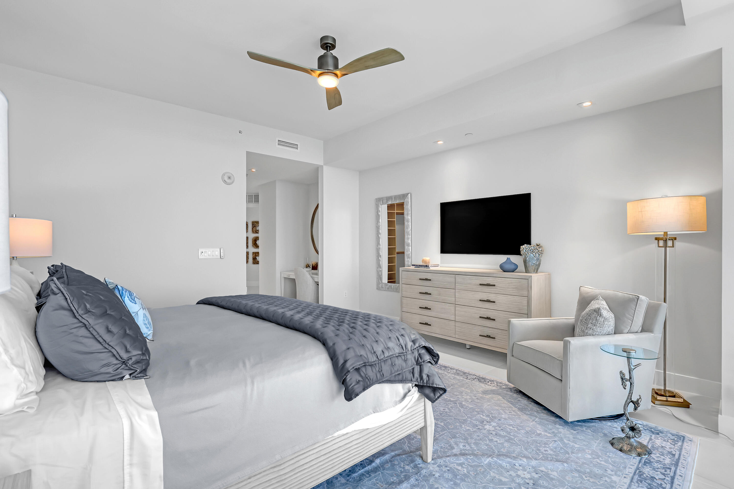 3100 N Ocean Drive H-1703