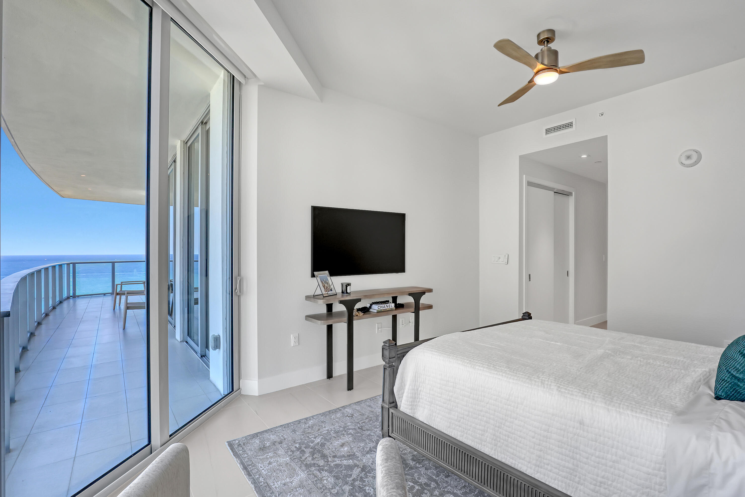 3100 N Ocean Drive H-1703