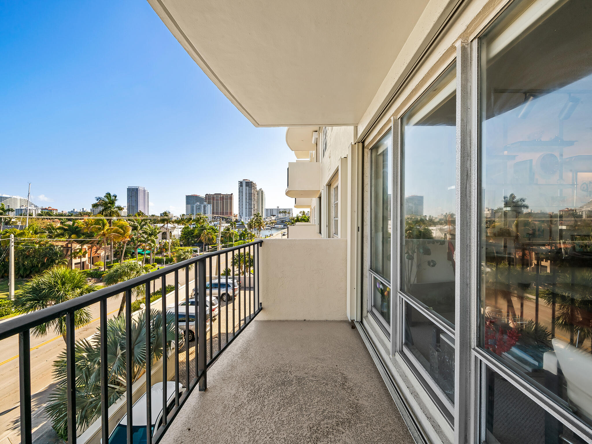 2500 E Las Olas Boulevard 404