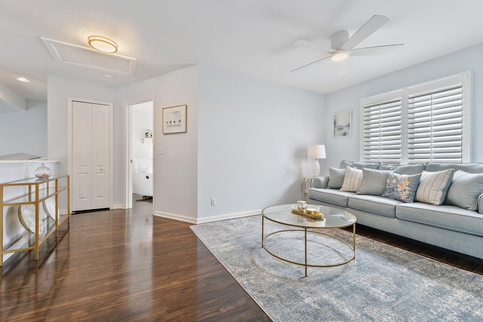 463 Woodview Circle