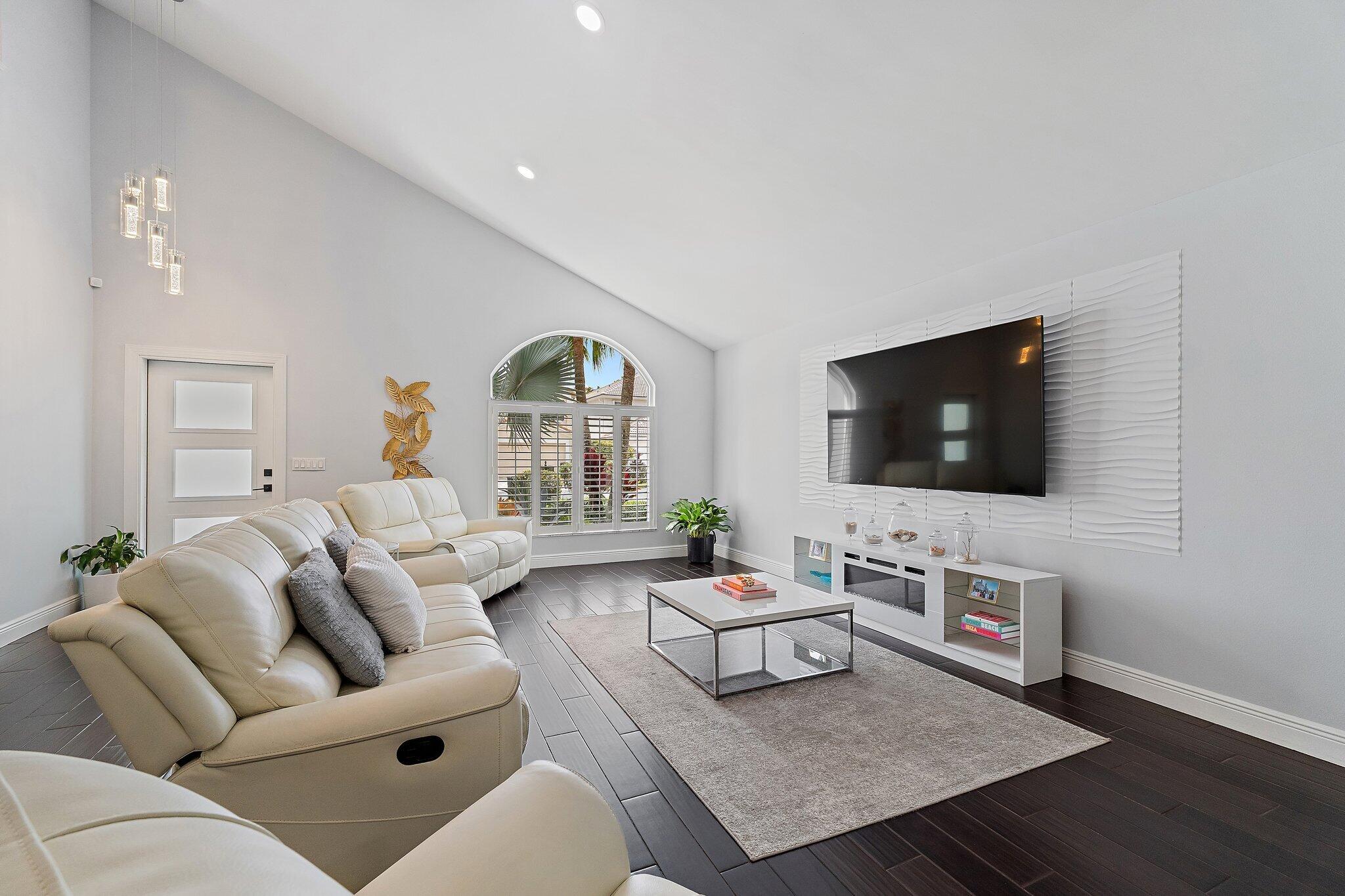 463 Woodview Circle