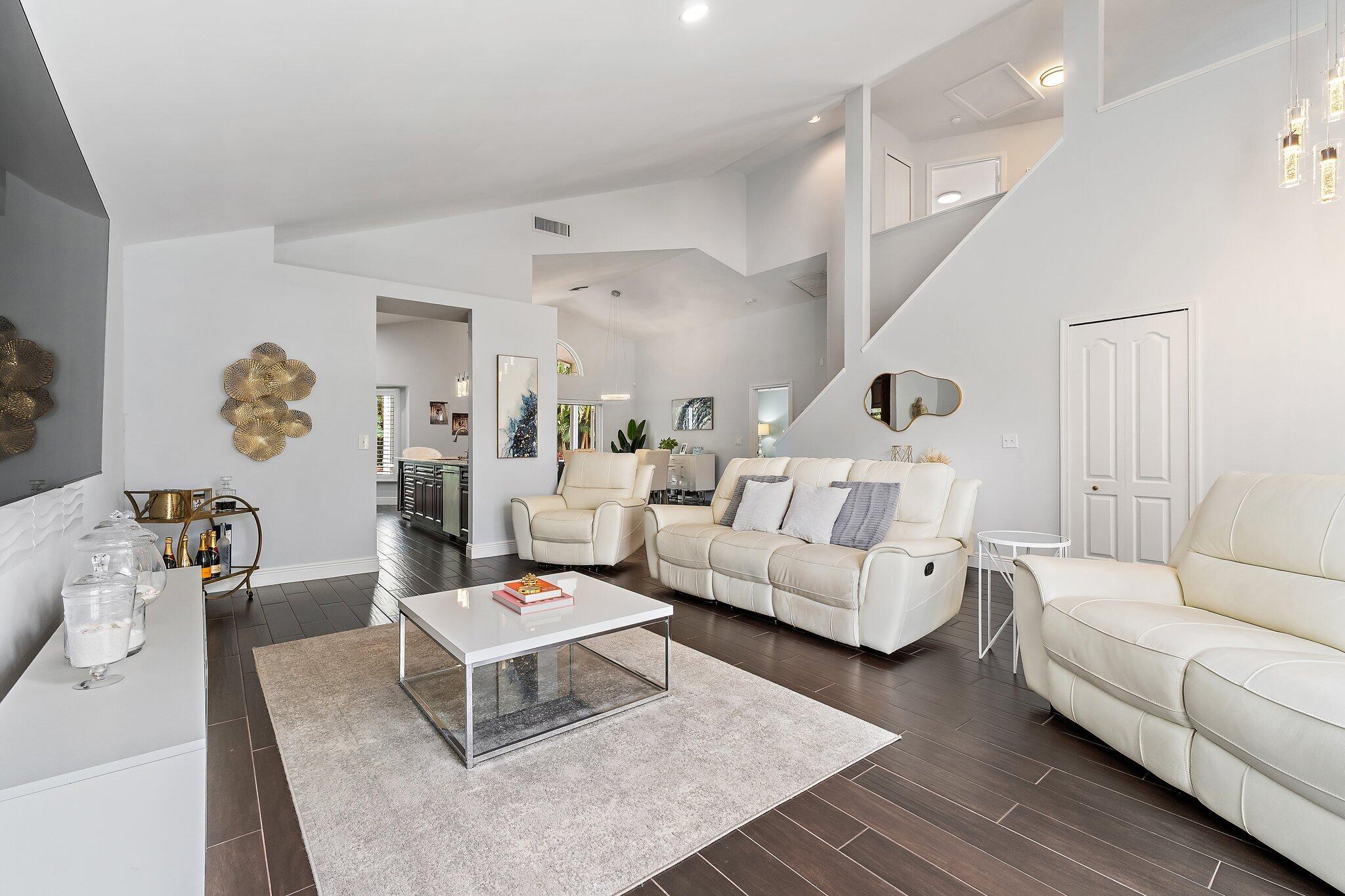 463 Woodview Circle