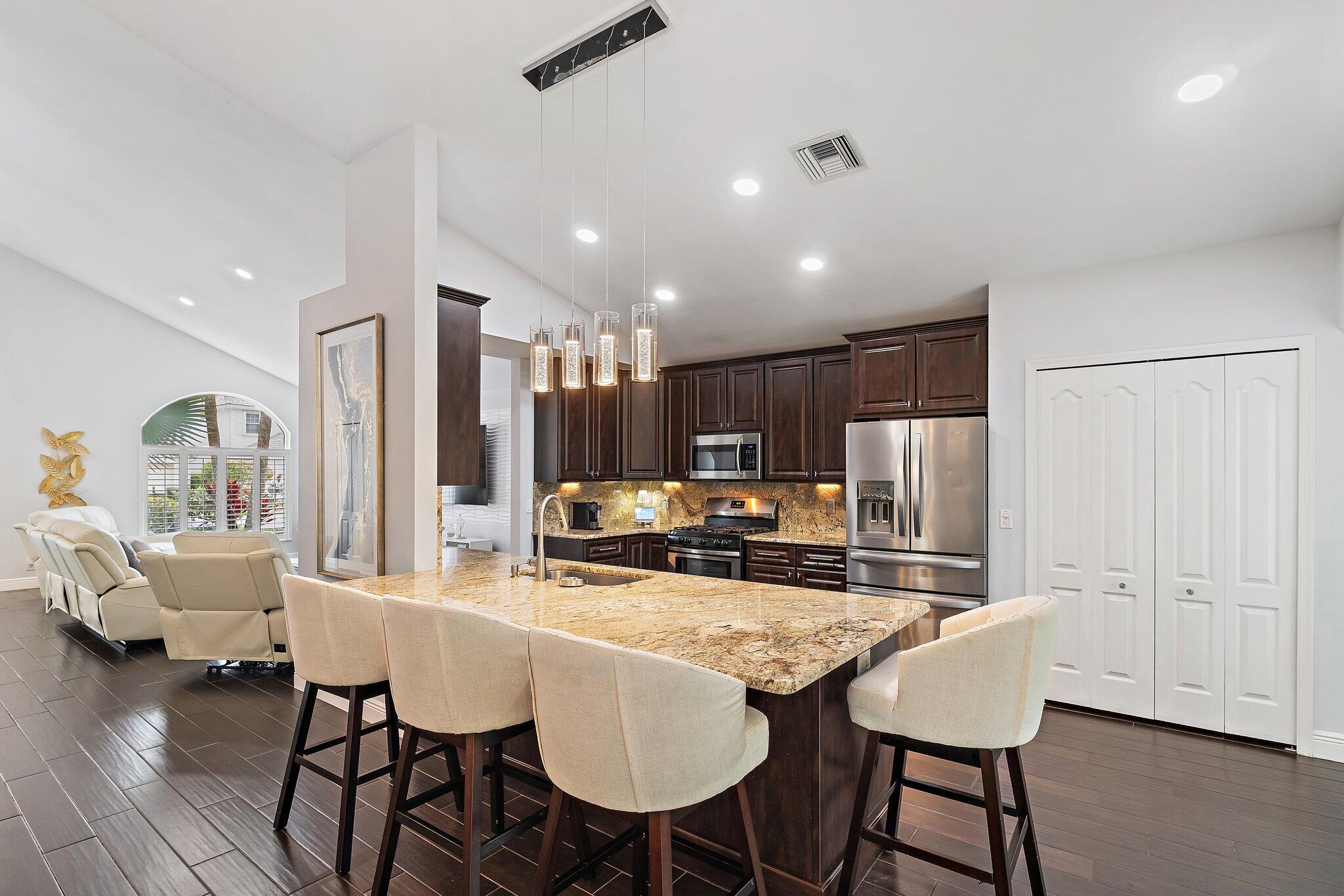 463 Woodview Circle