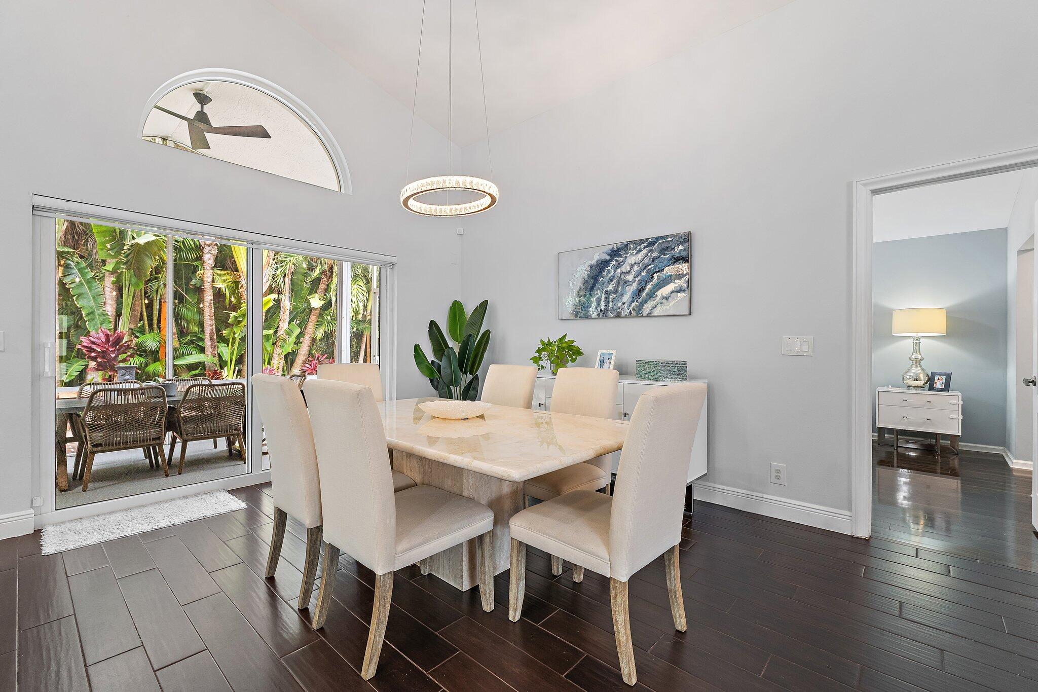 463 Woodview Circle