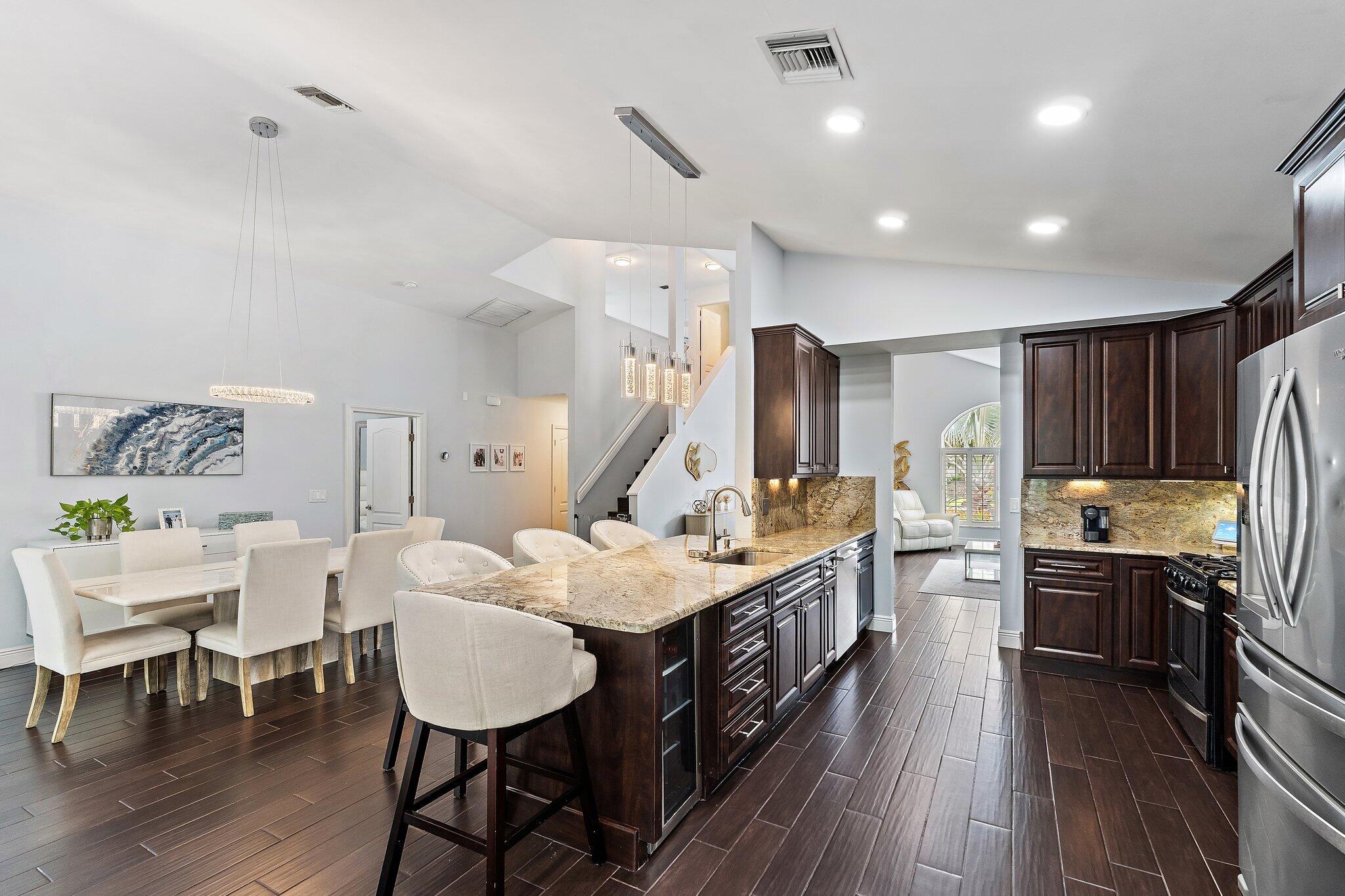 463 Woodview Circle
