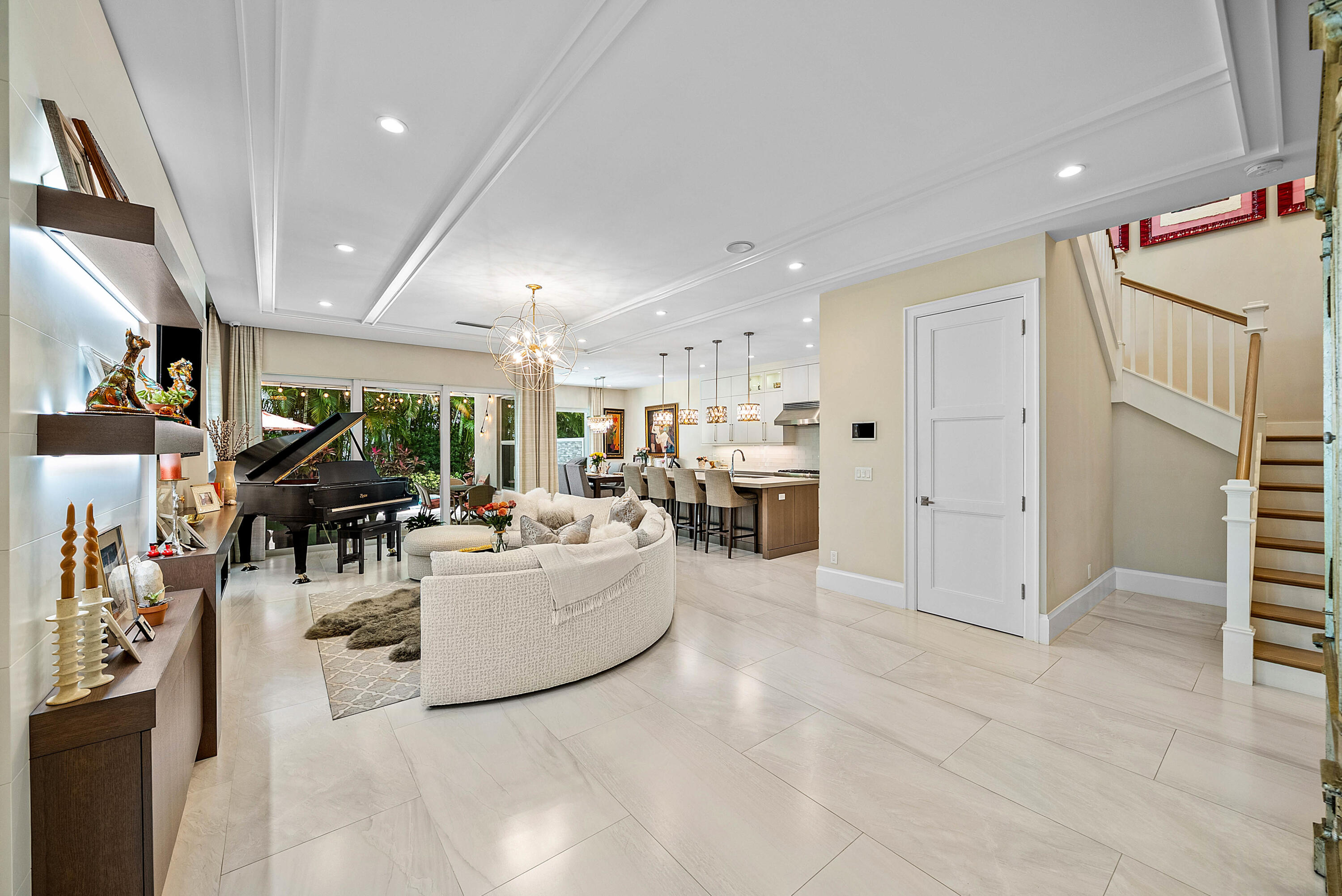 436 NE Wavecrest Way