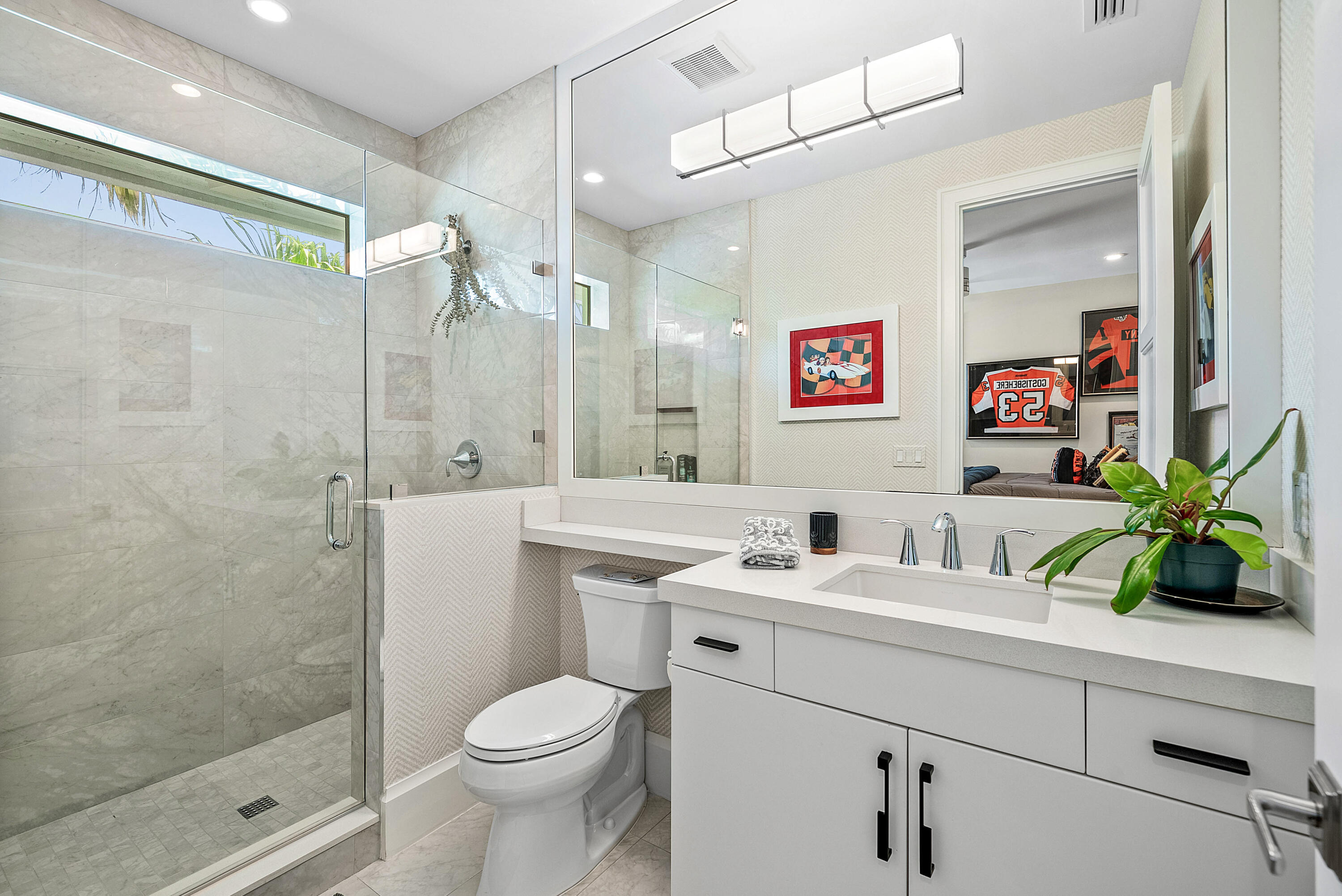 436 NE Wavecrest Way