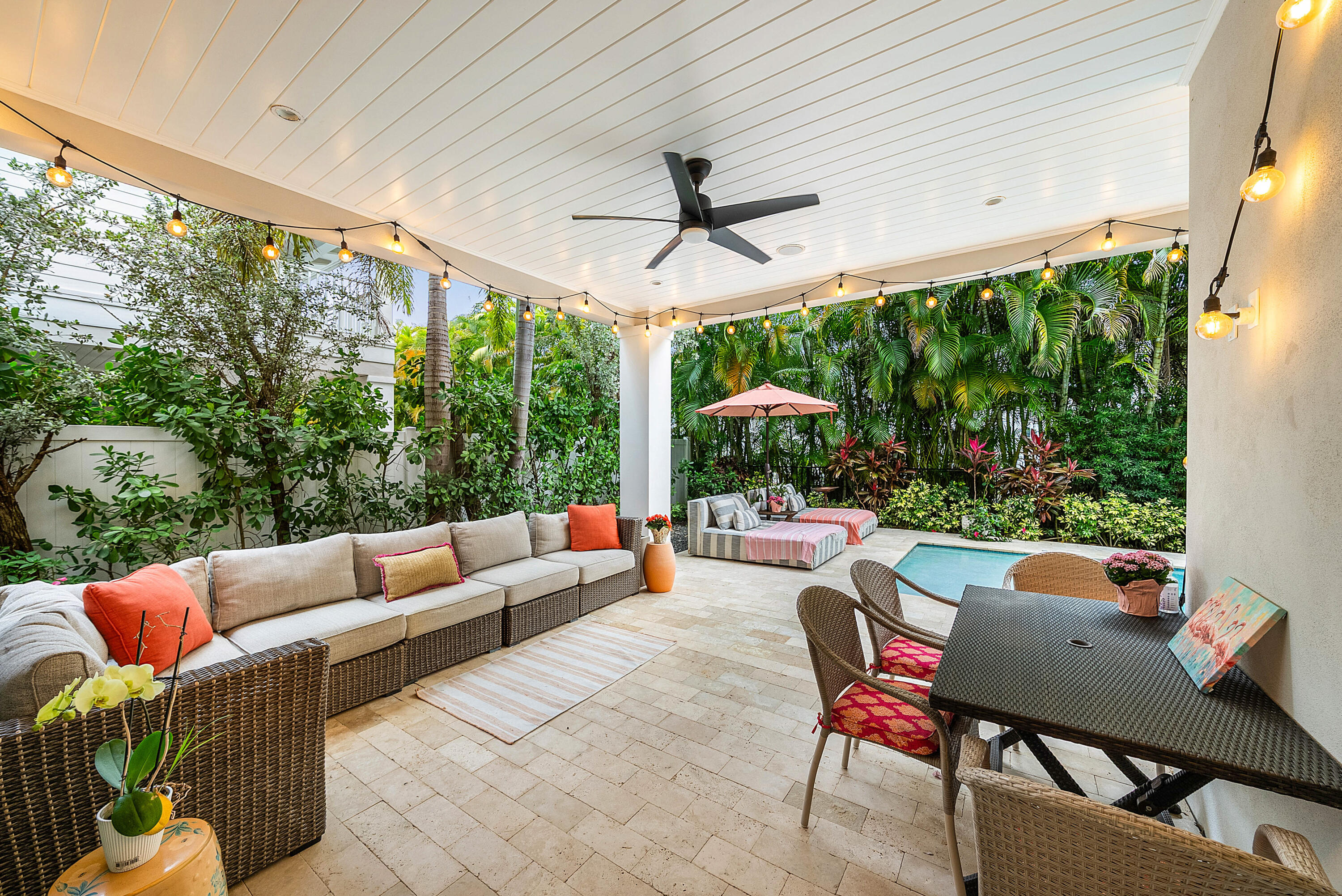 436 NE Wavecrest Way