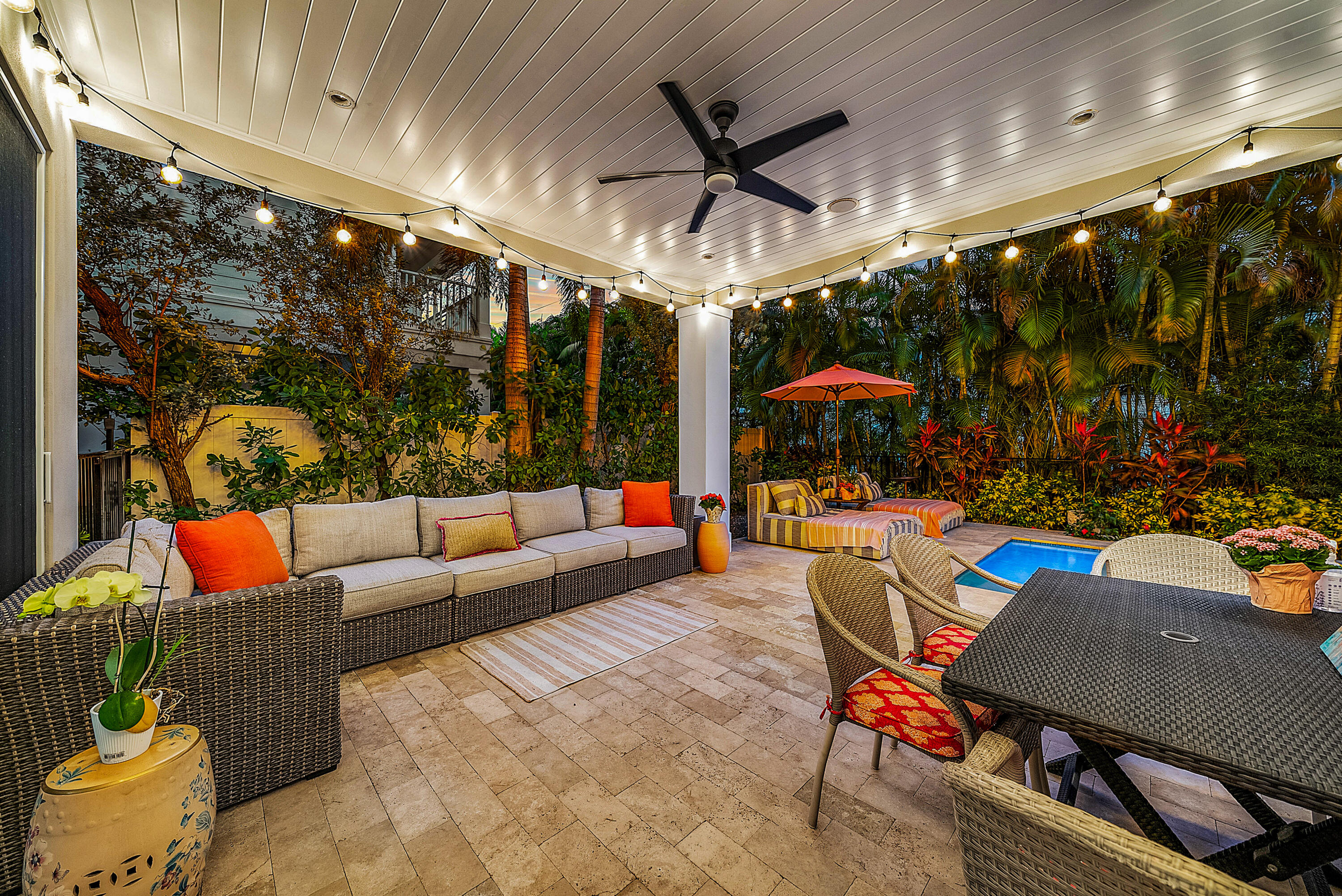 436 NE Wavecrest Way