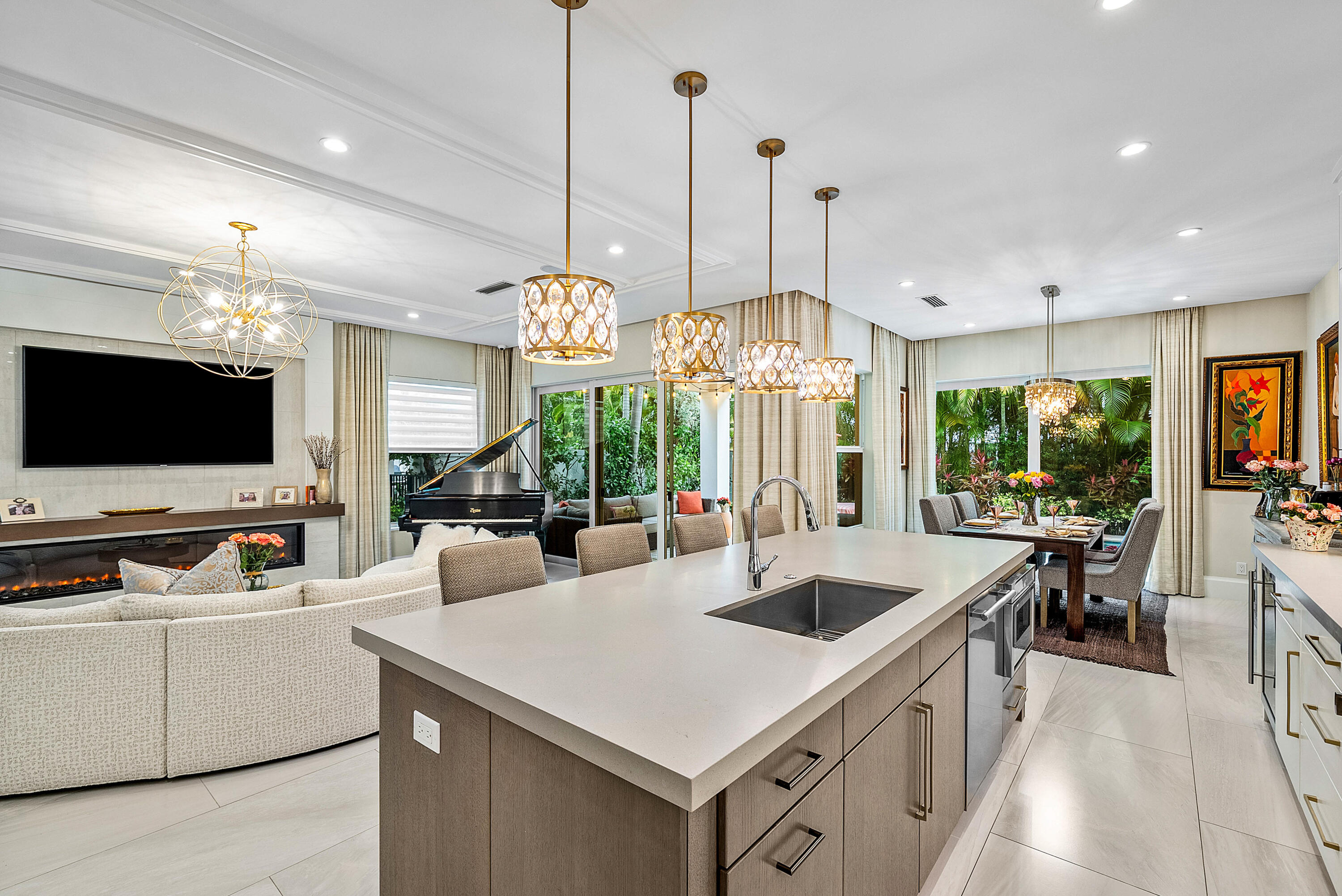 436 NE Wavecrest Way