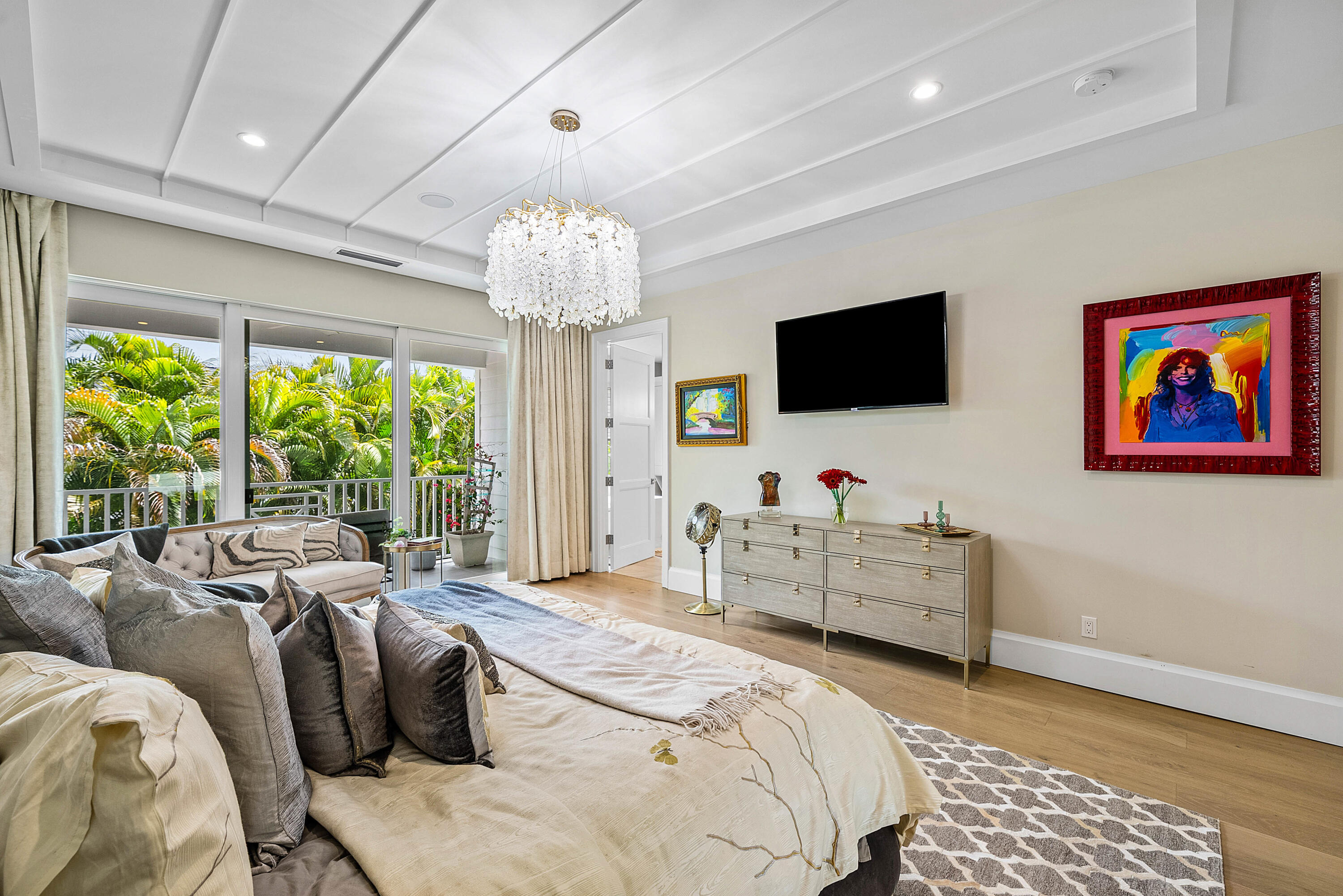 436 NE Wavecrest Way