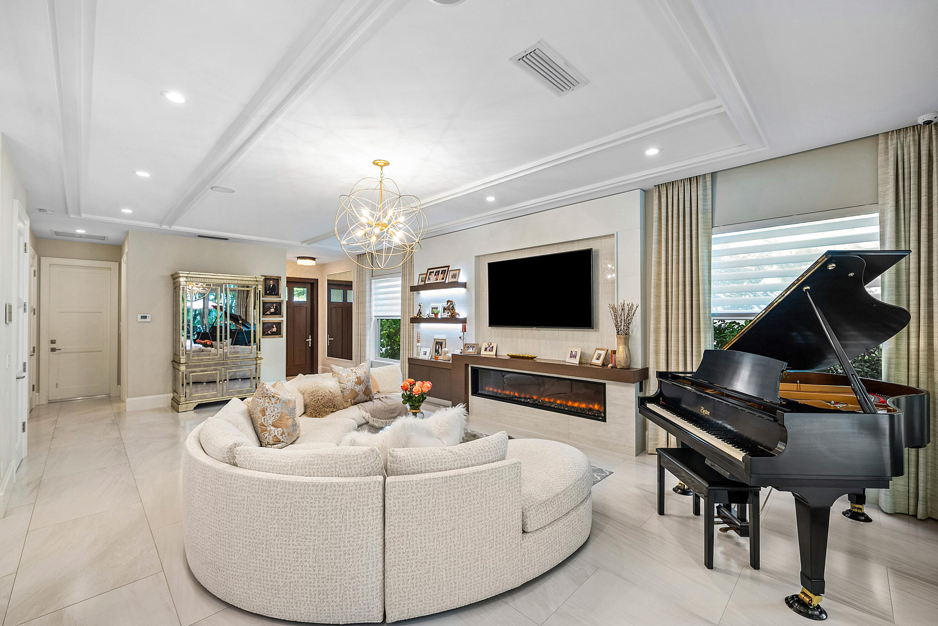 436 NE Wavecrest Way