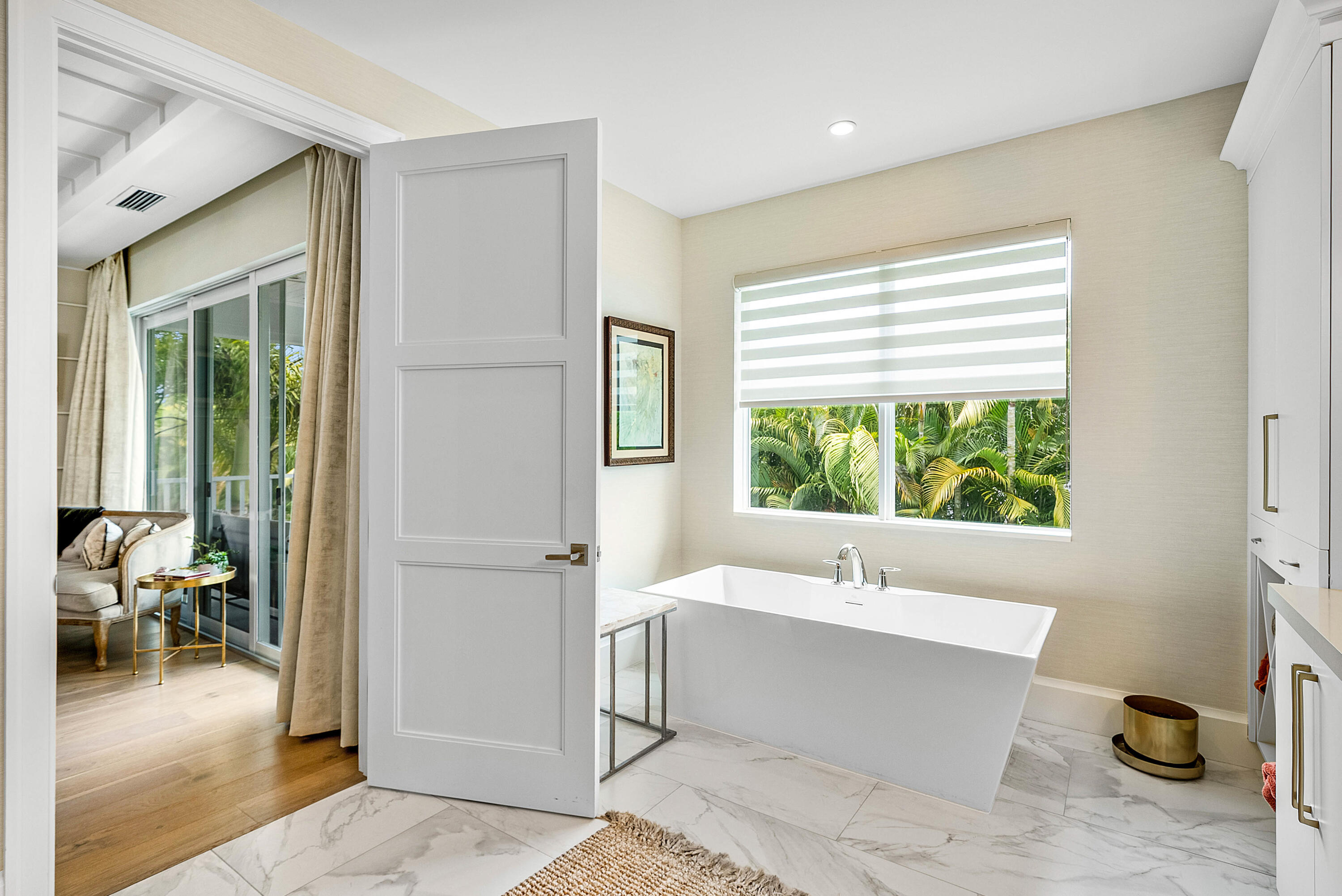 436 NE Wavecrest Way