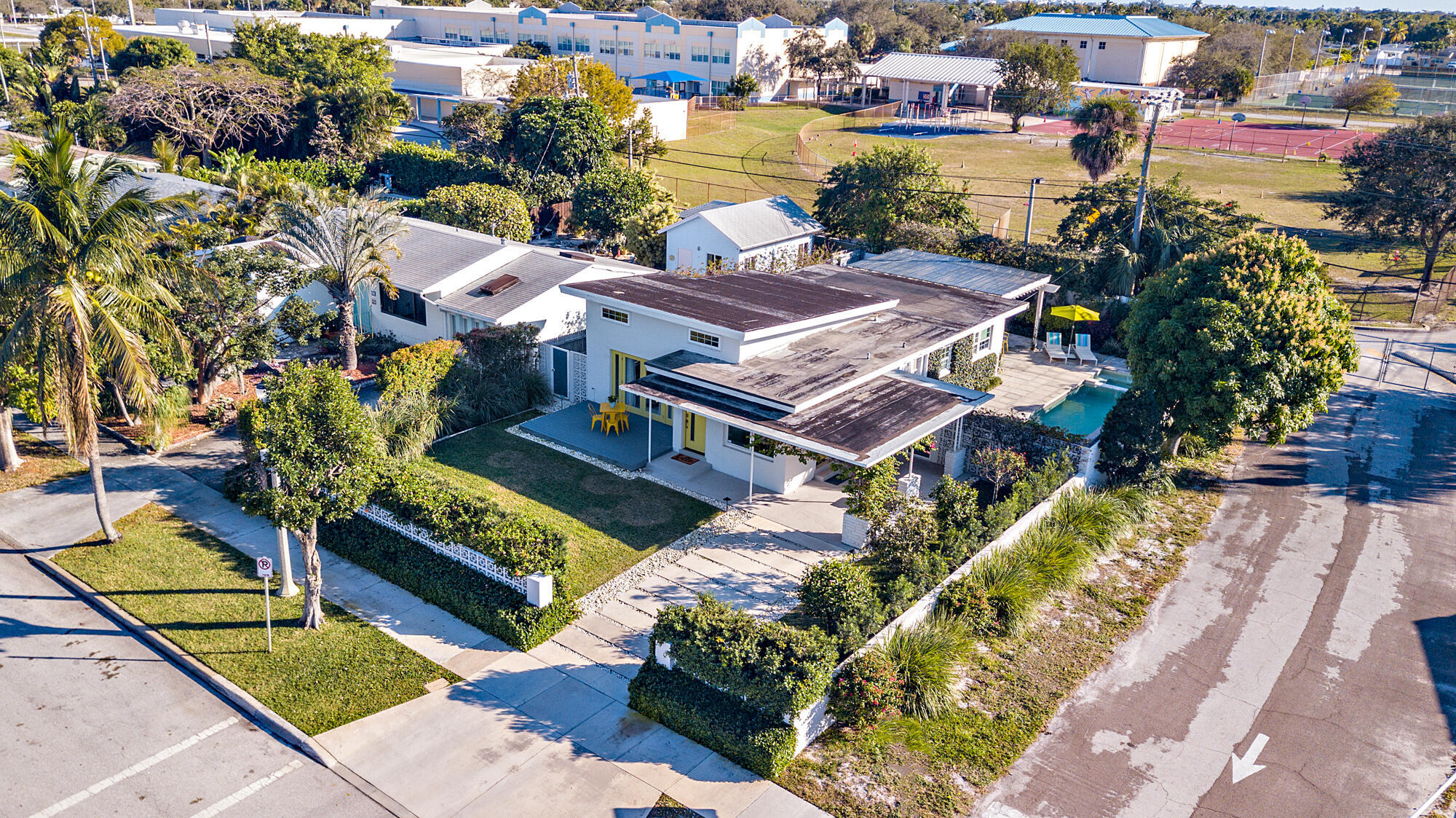 374 Maddock Street