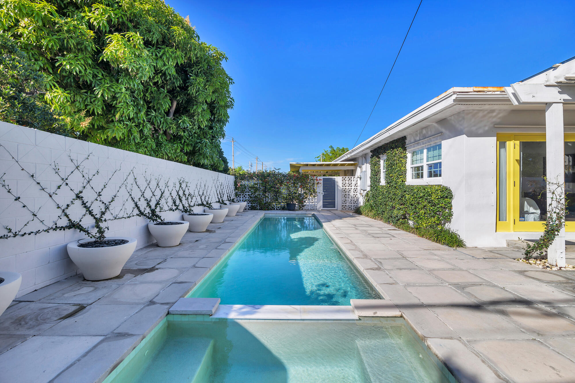 374 Maddock Street