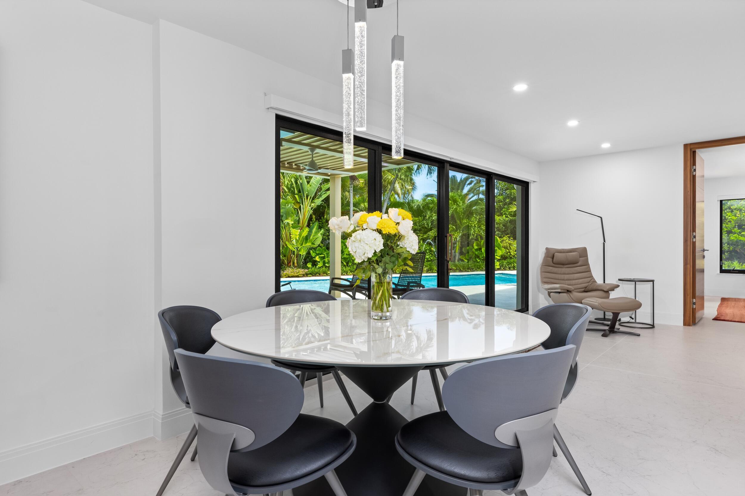 843 NE Mulberry Drive