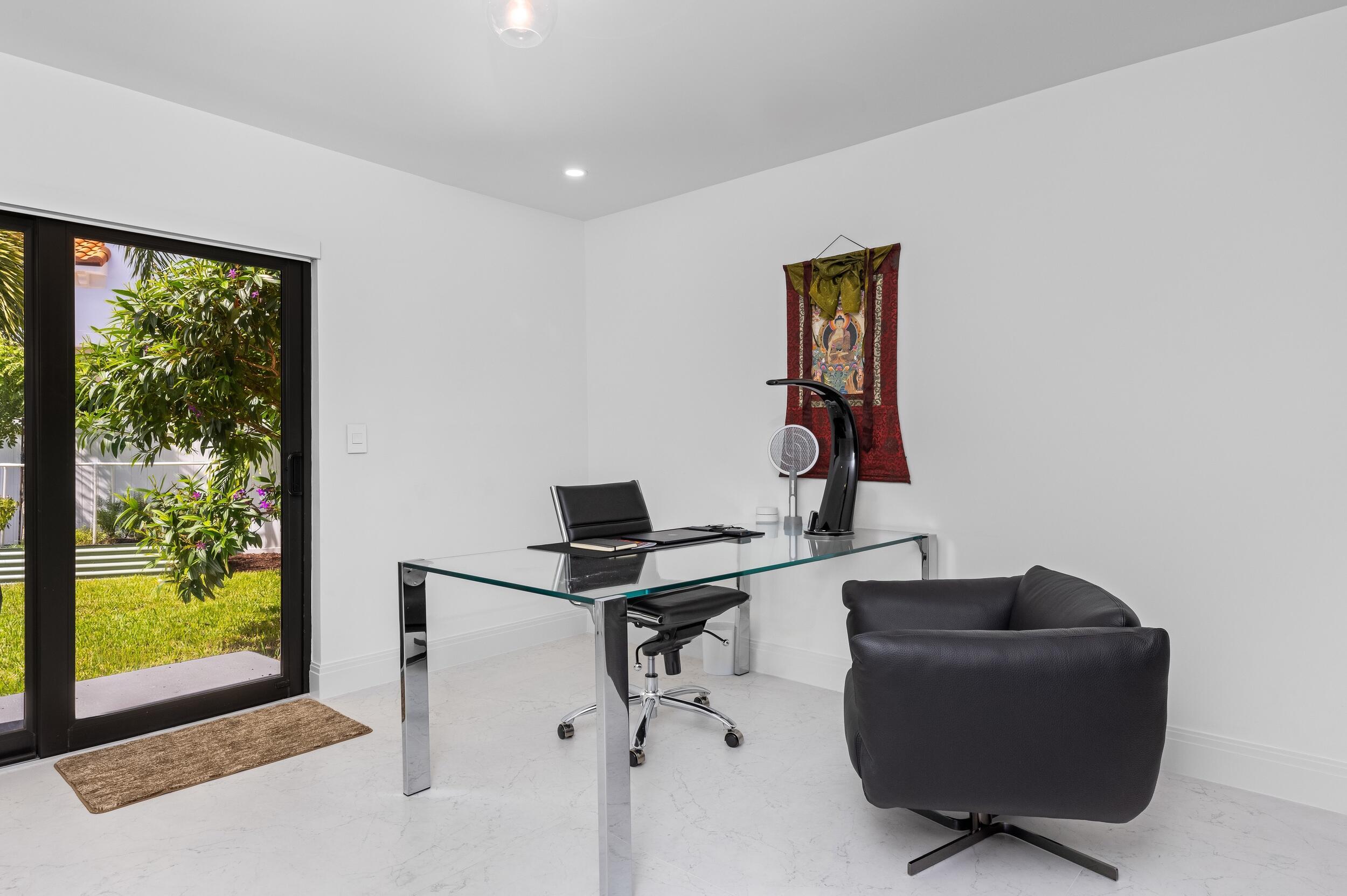 843 NE Mulberry Drive