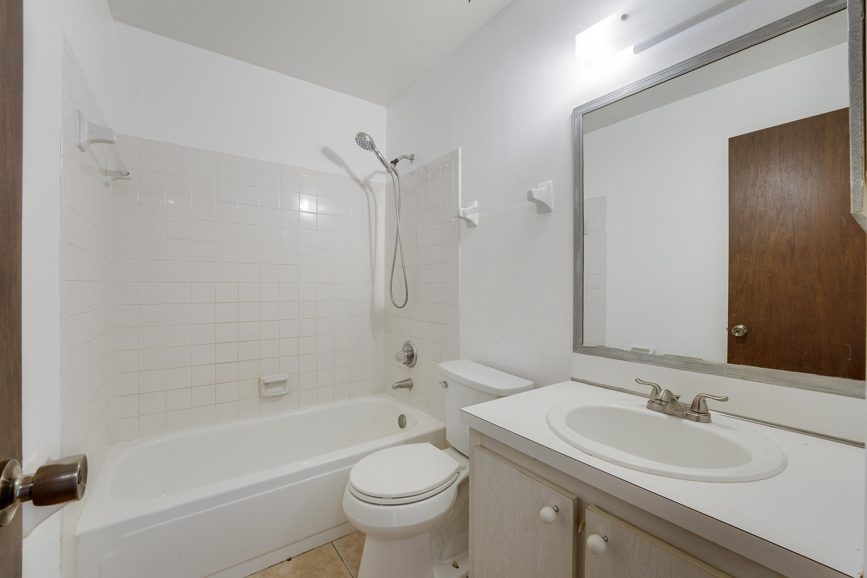 126 Sherwood Circle 12d