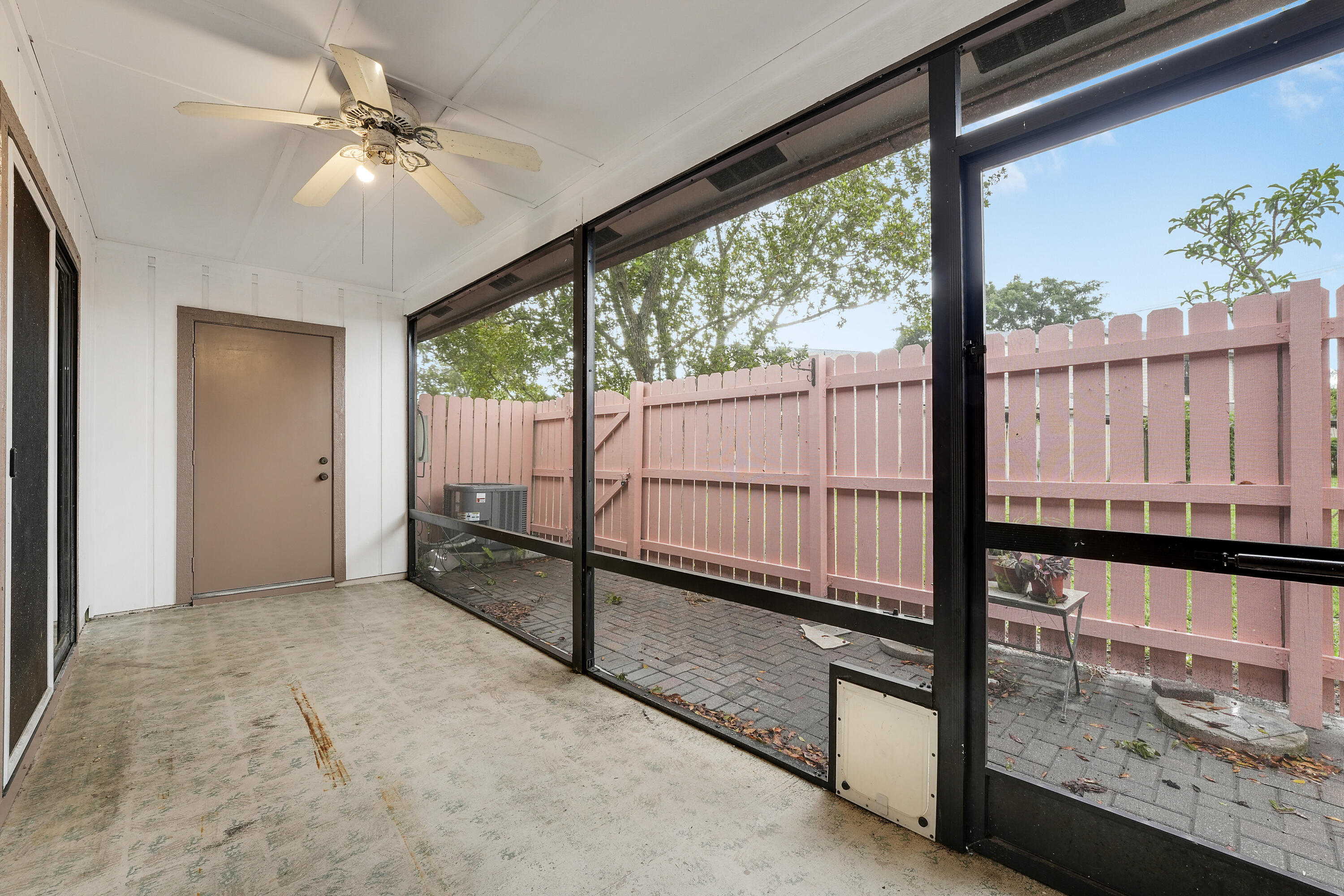 126 Sherwood Circle 12d