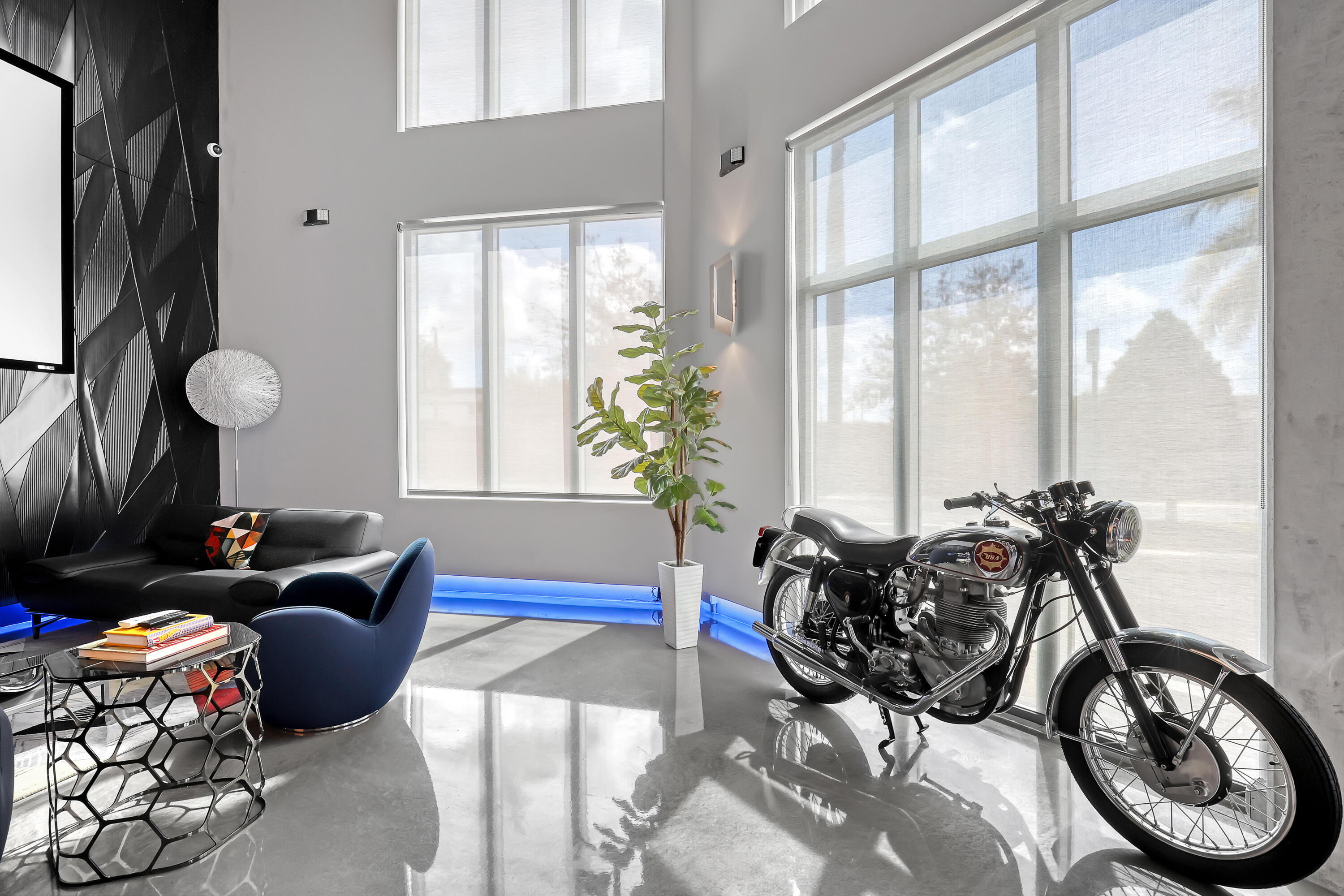 7210 Haverhill Business 1-4