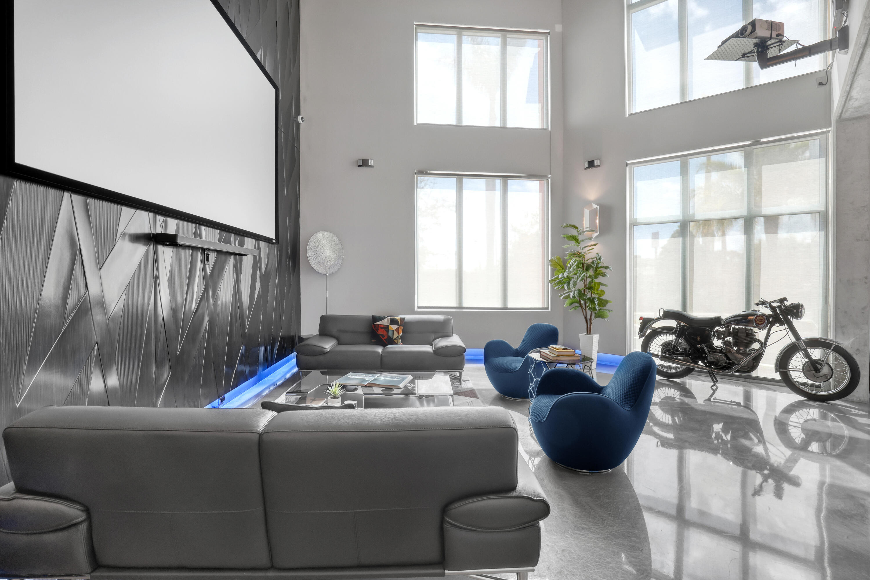 7210 Haverhill Business 1-4