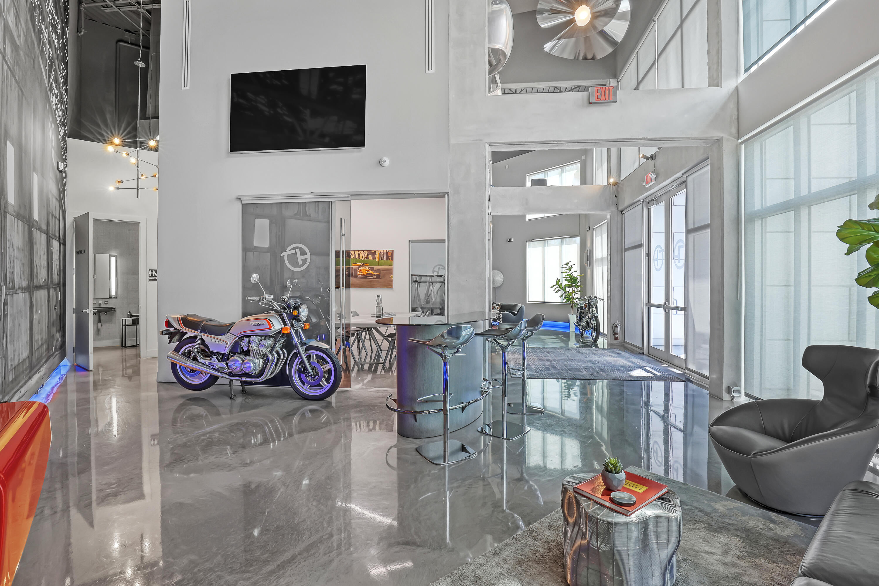 7210 Haverhill Business 1-4