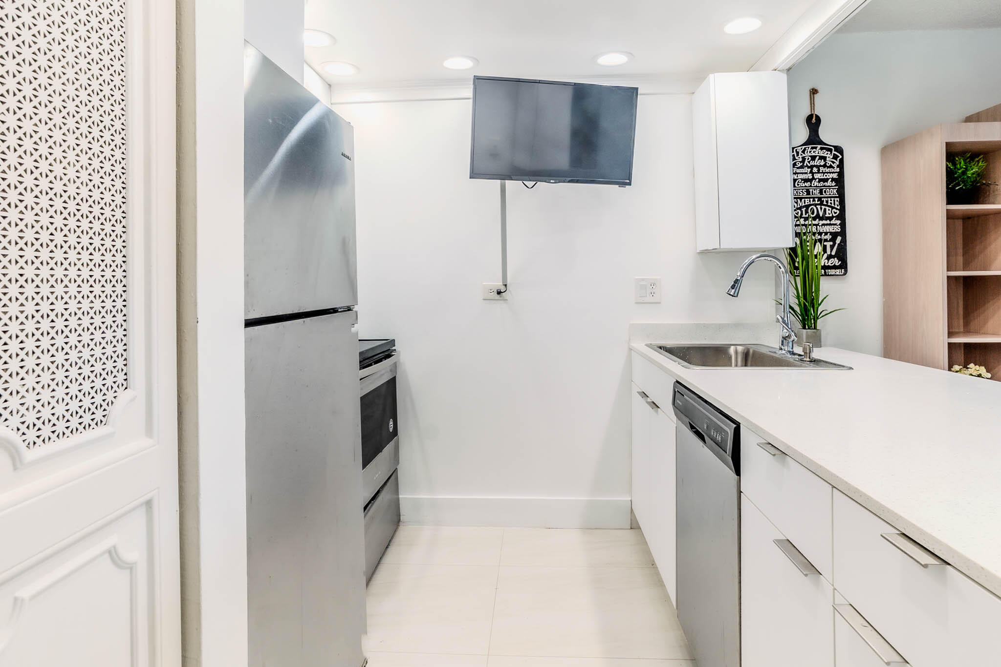 3760 Inverrary Drive 3m