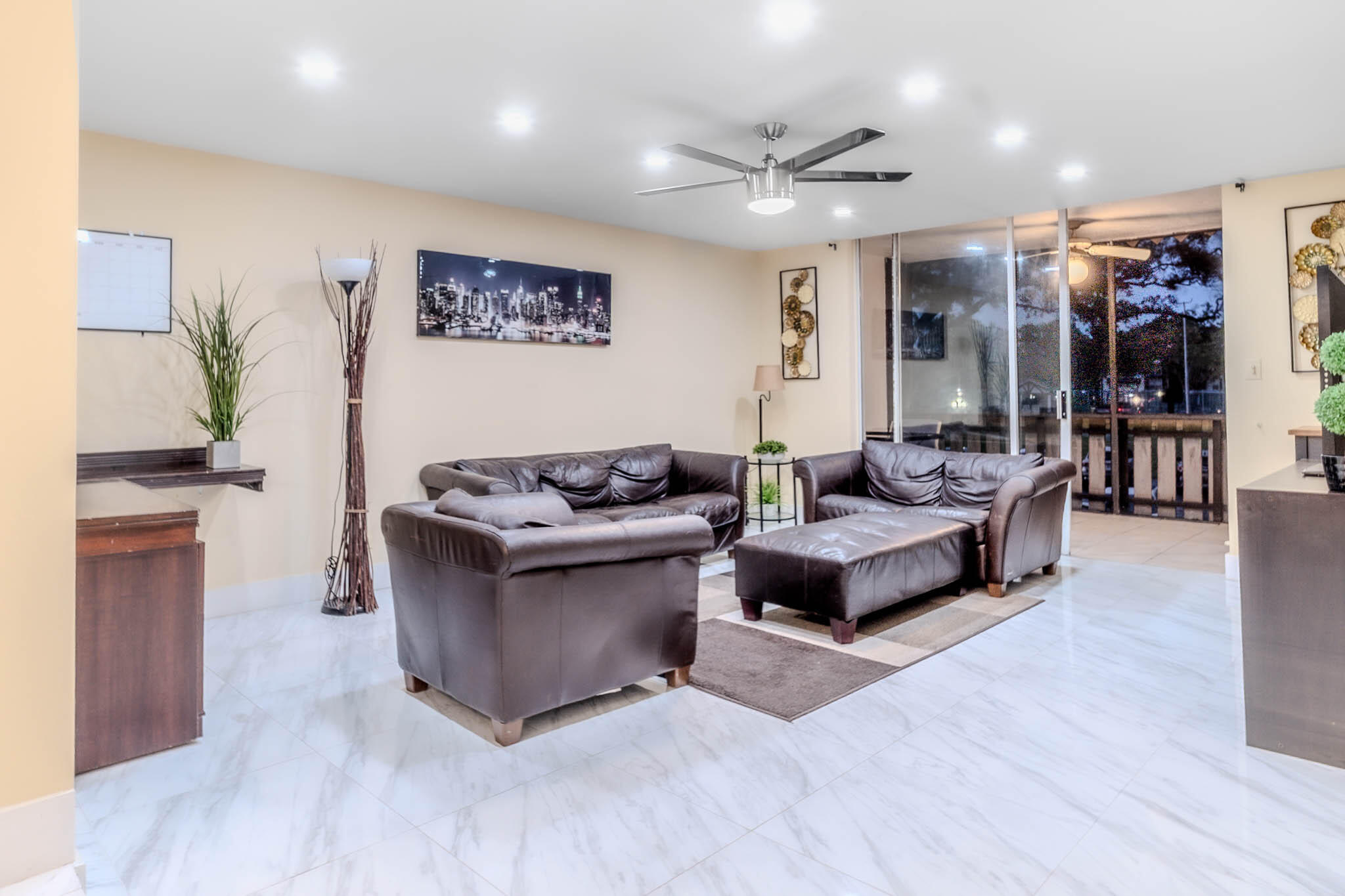 3710 Inverrary Drive 2s