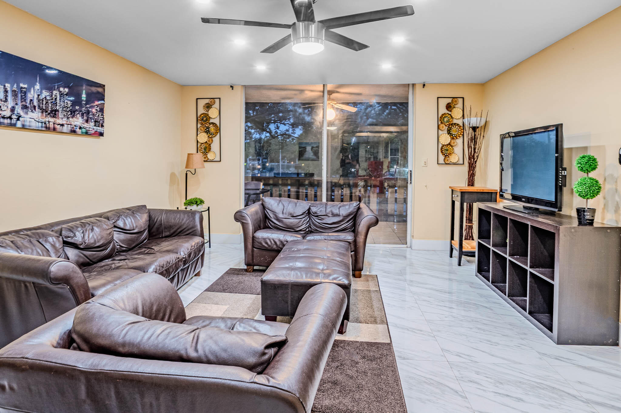 3710 Inverrary Drive 2s