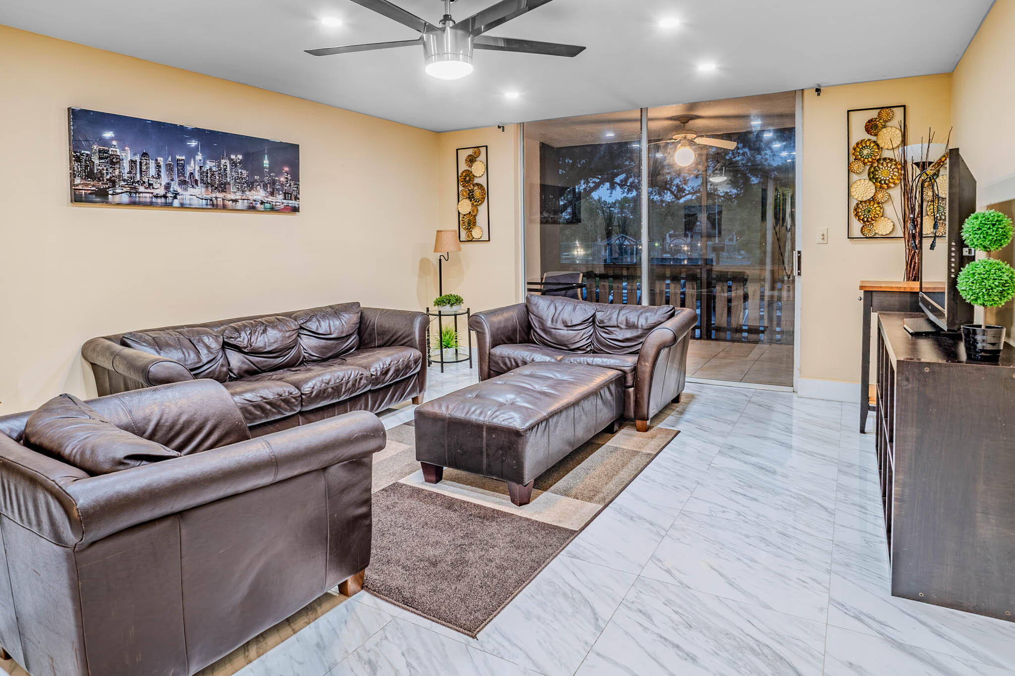 3710 Inverrary Drive 2s