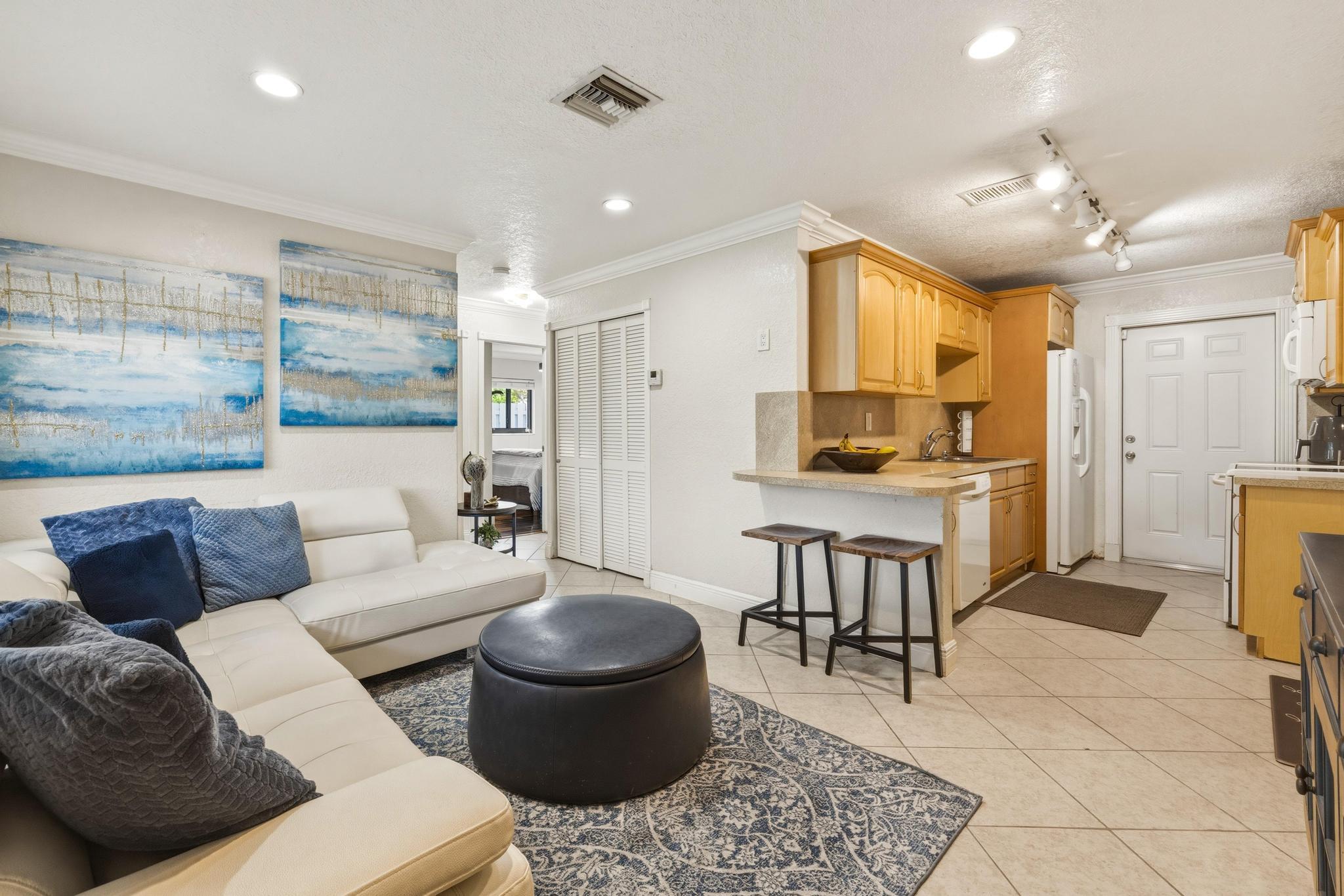 3361 NE 13th Terrace