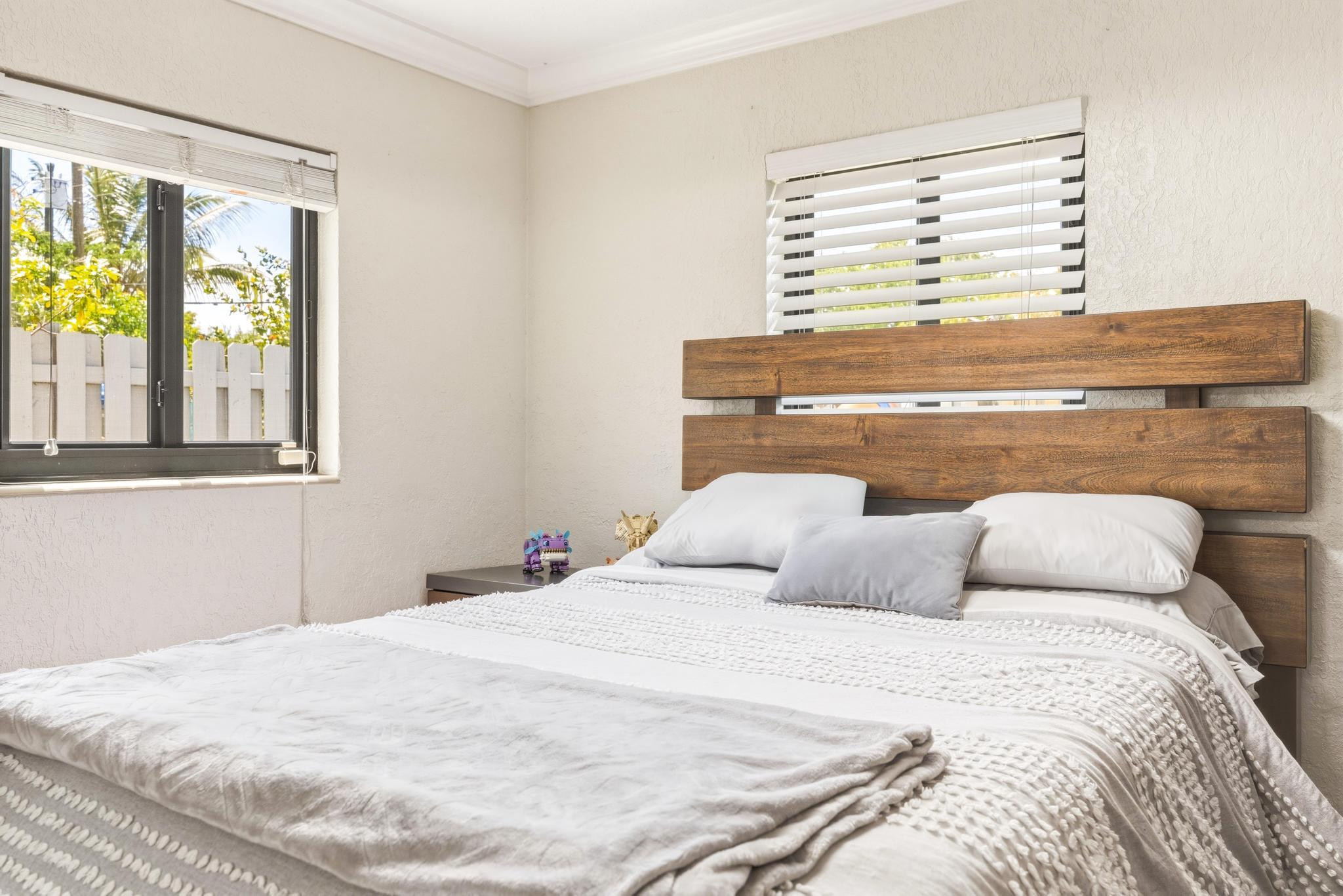 3361 NE 13th Terrace