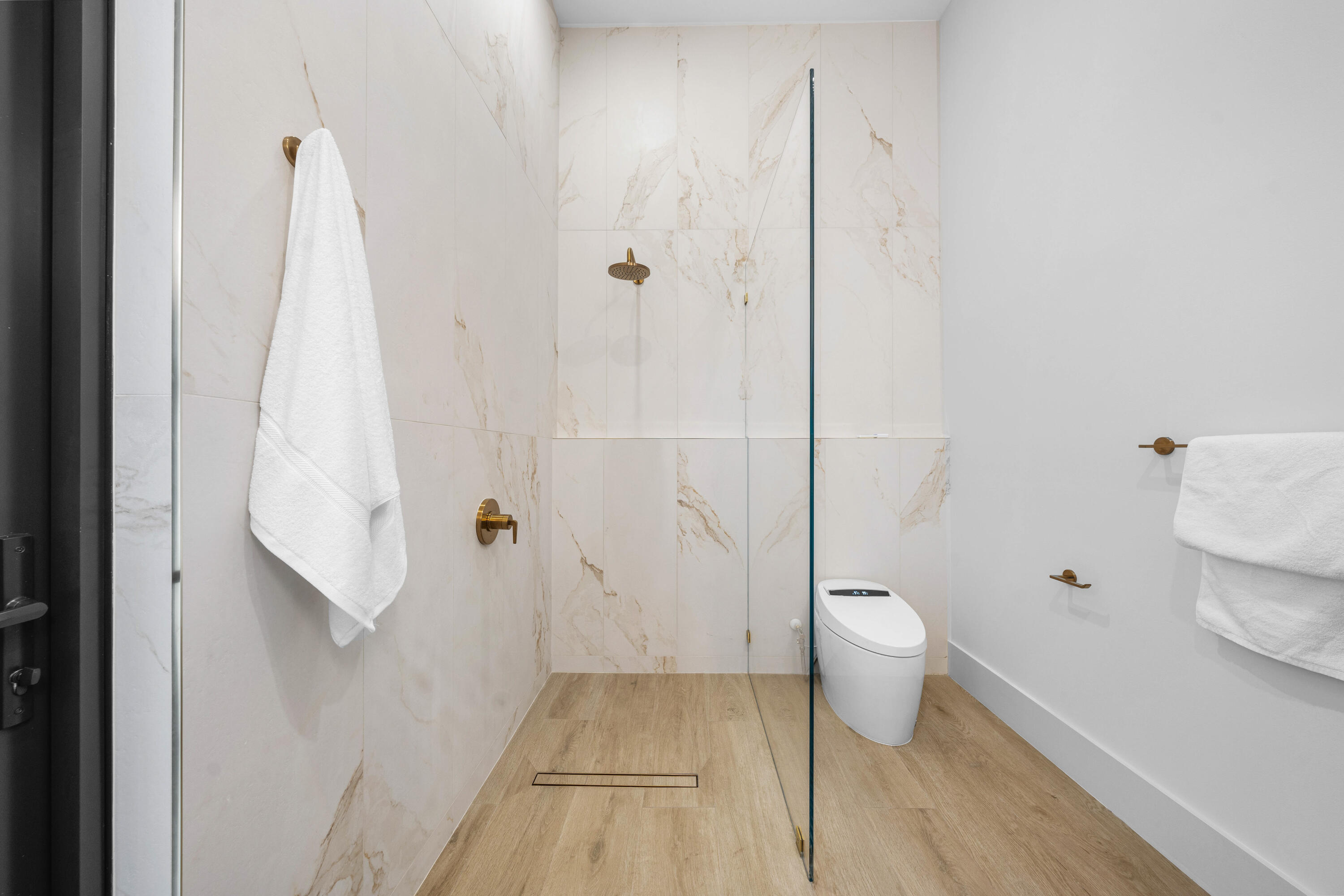 1701 N Swinton Avenue