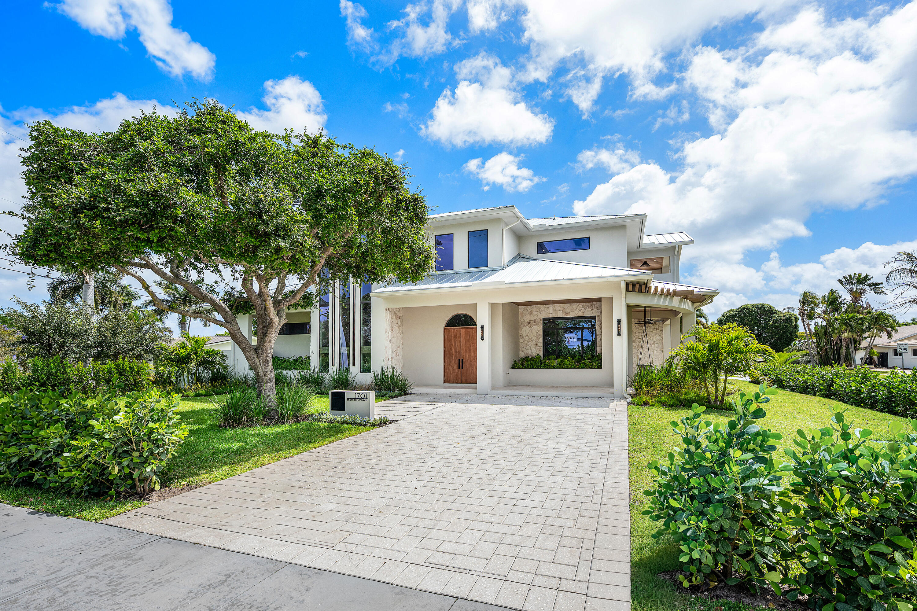 1701 N Swinton Avenue