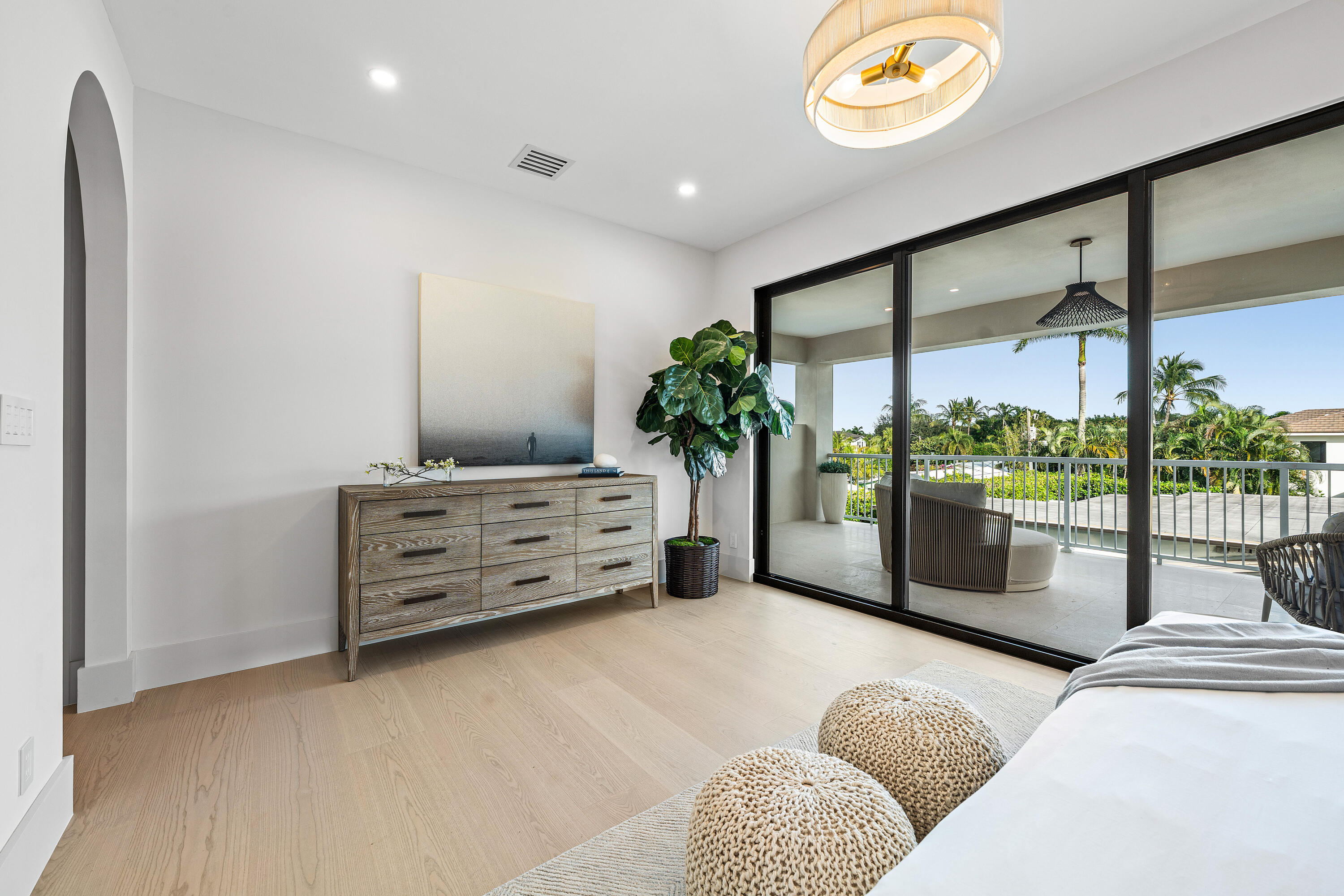 1701 N Swinton Avenue