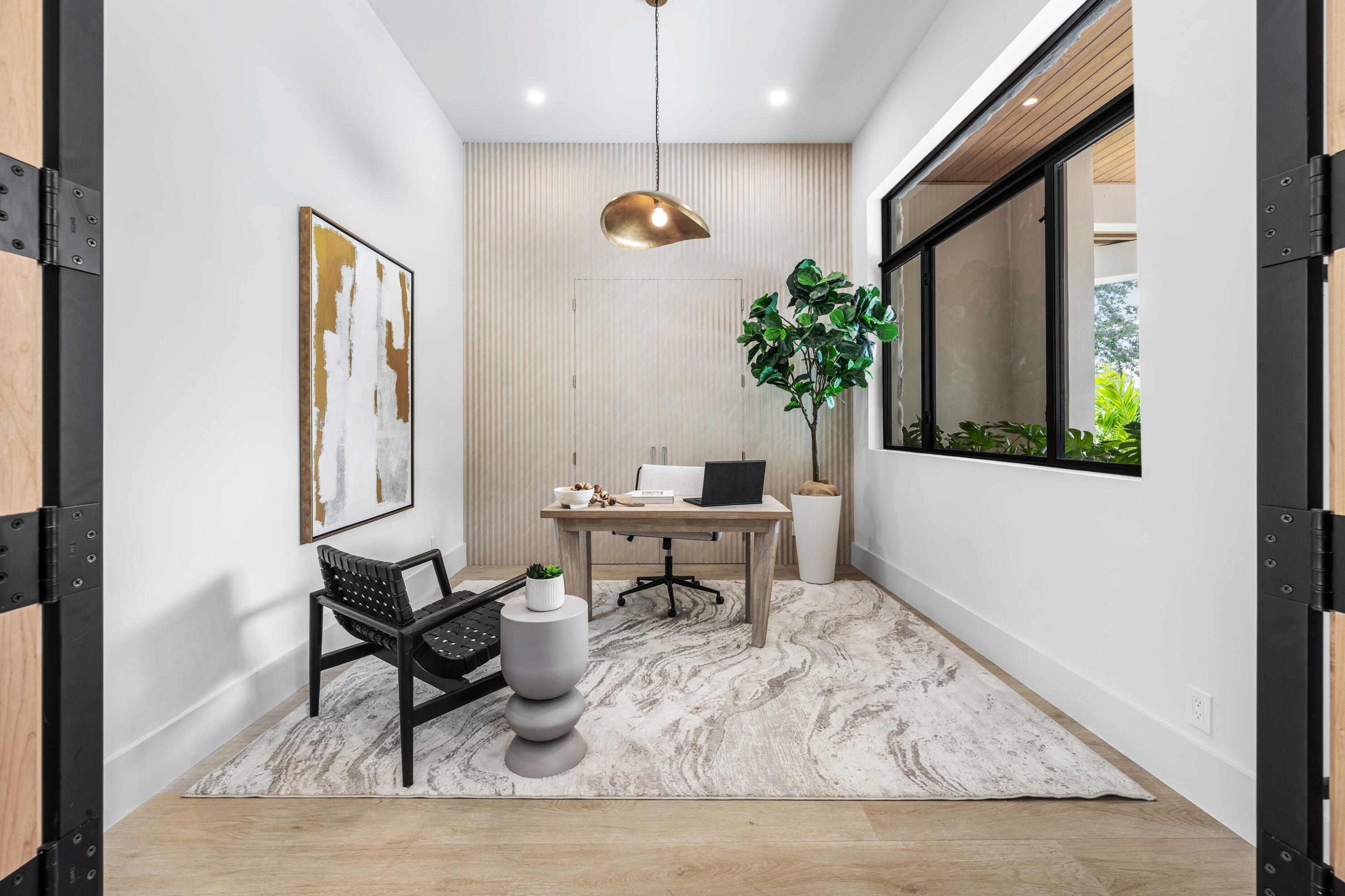 1701 N Swinton Avenue