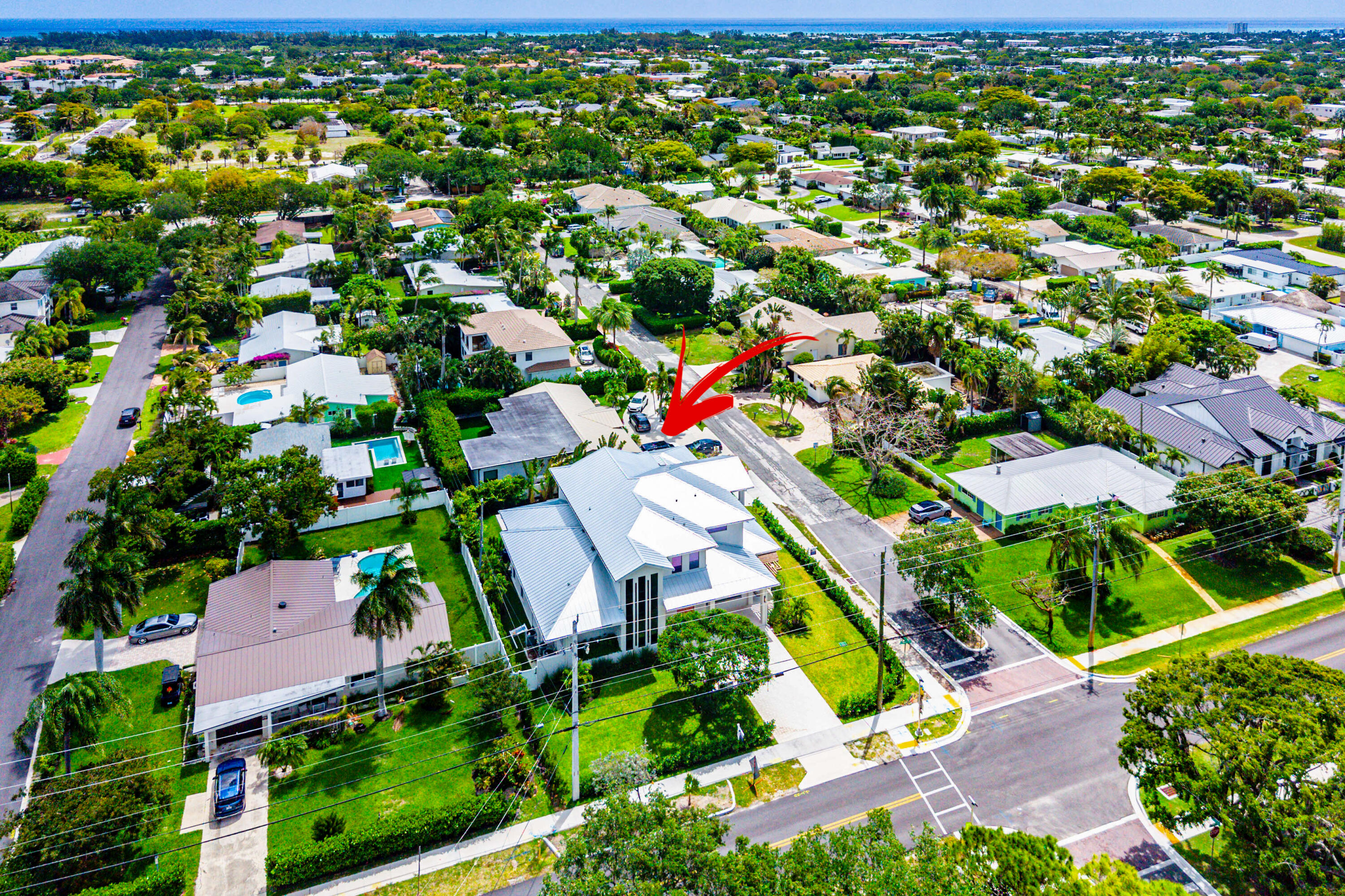 1701 N Swinton Avenue