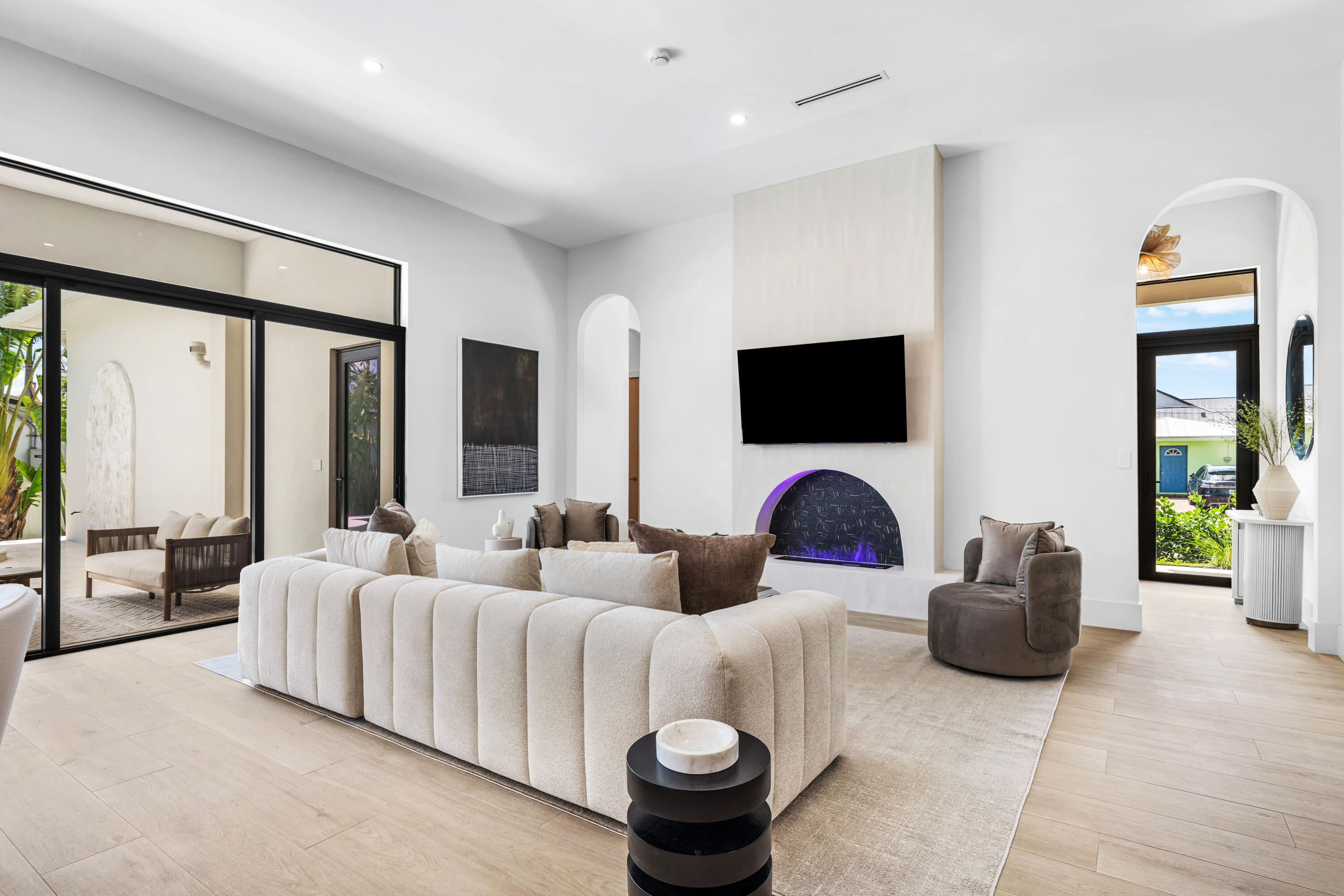 1701 N Swinton Avenue