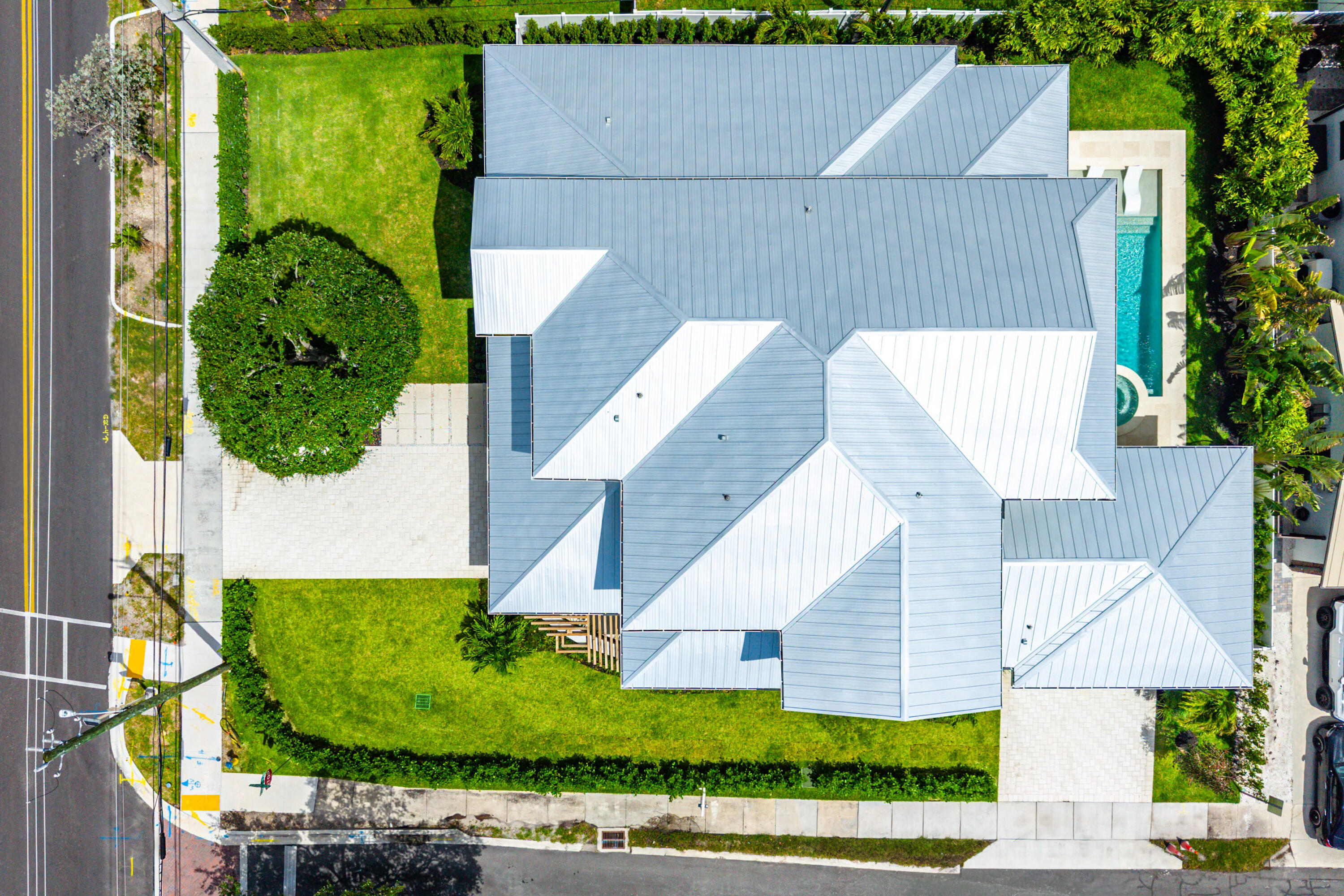 1701 N Swinton Avenue