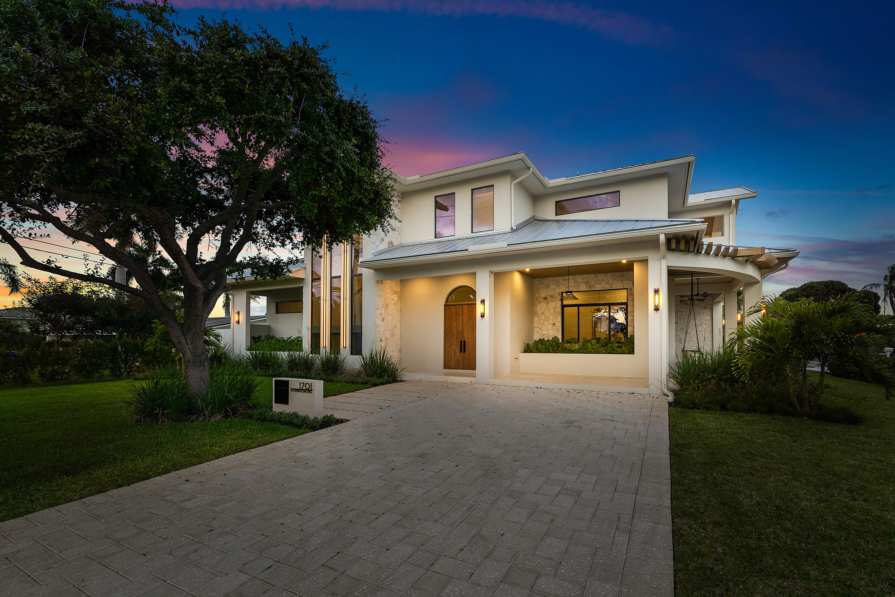 1701 N Swinton Avenue