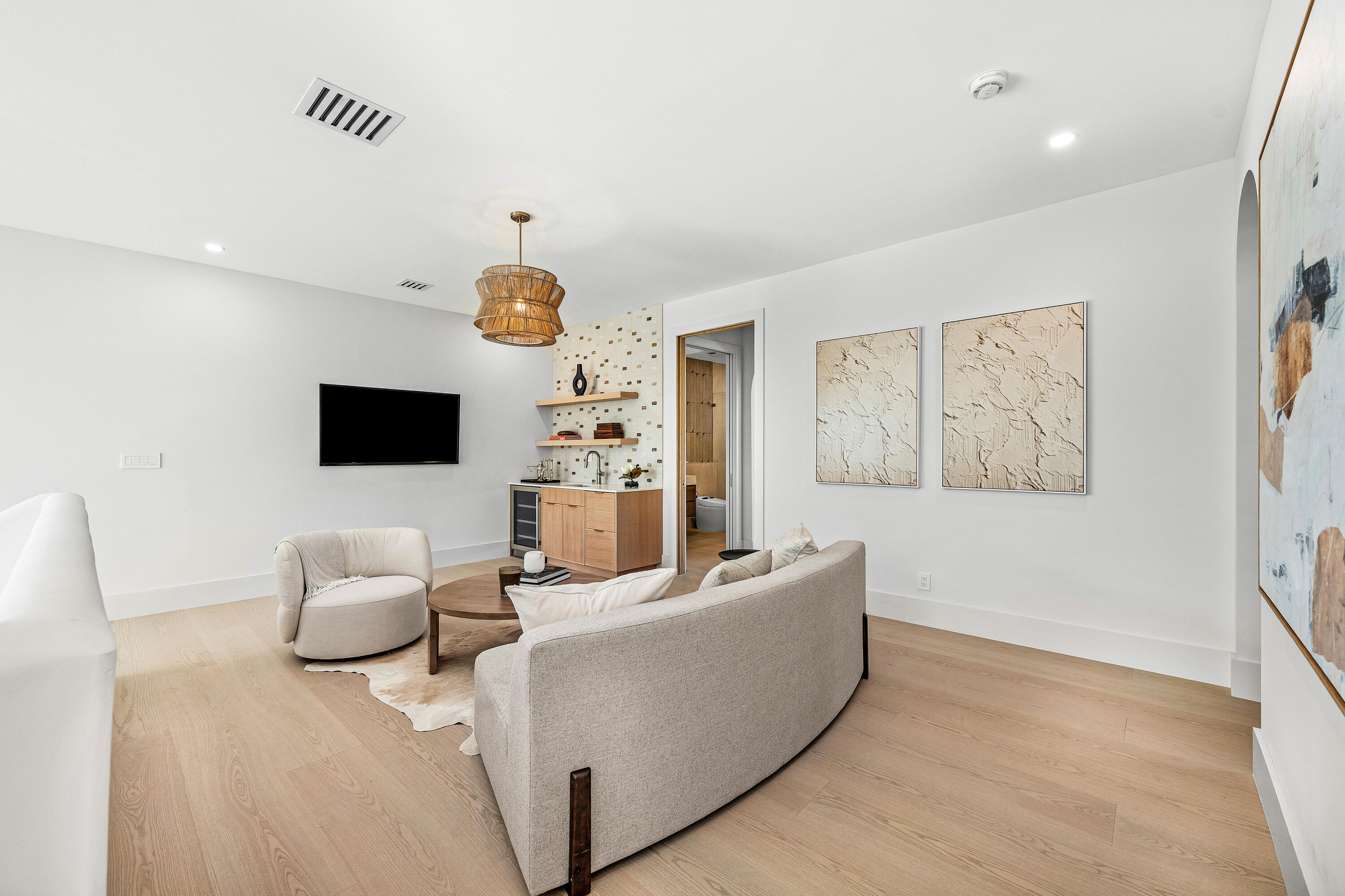 1701 N Swinton Avenue