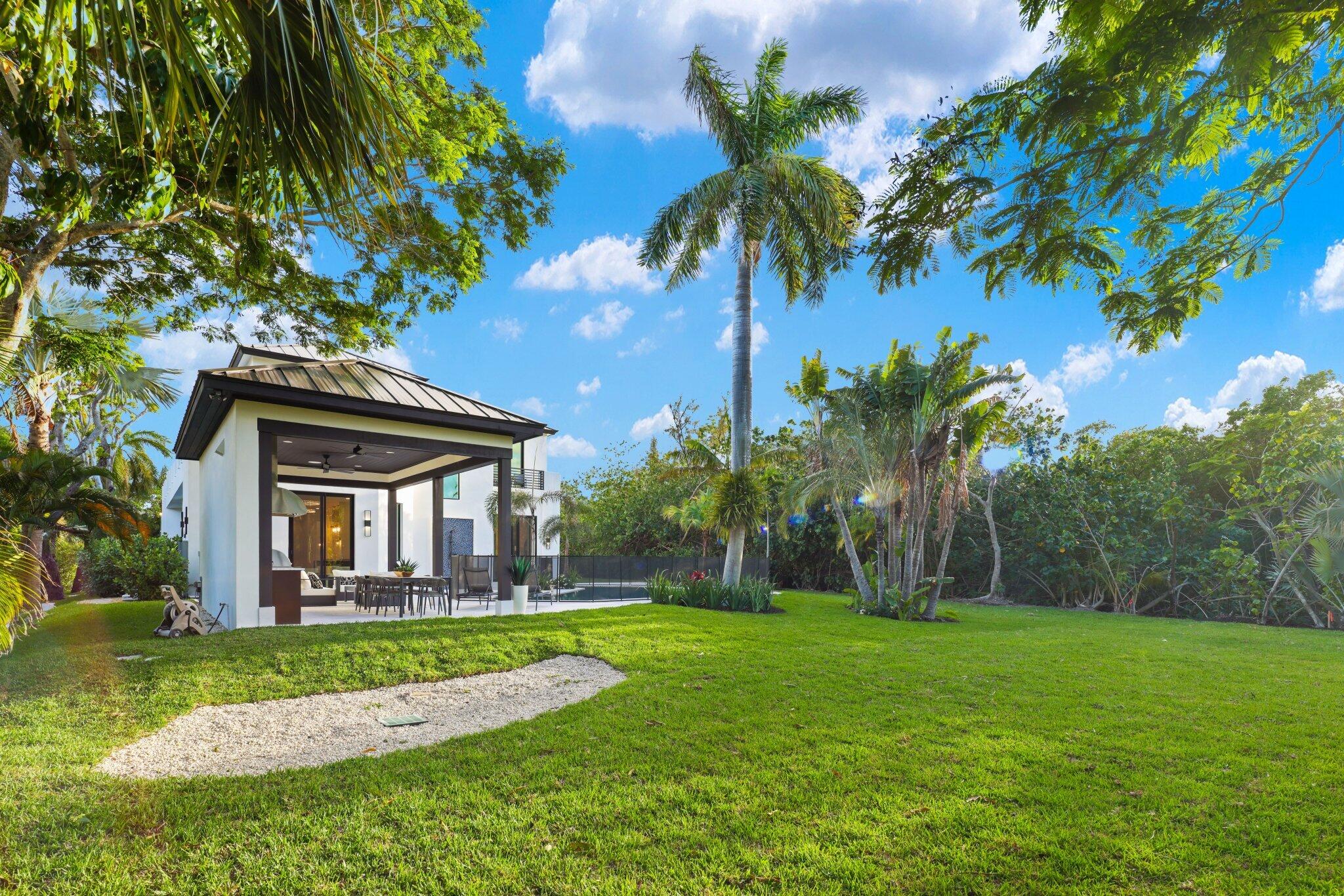 23 Coconut Lane