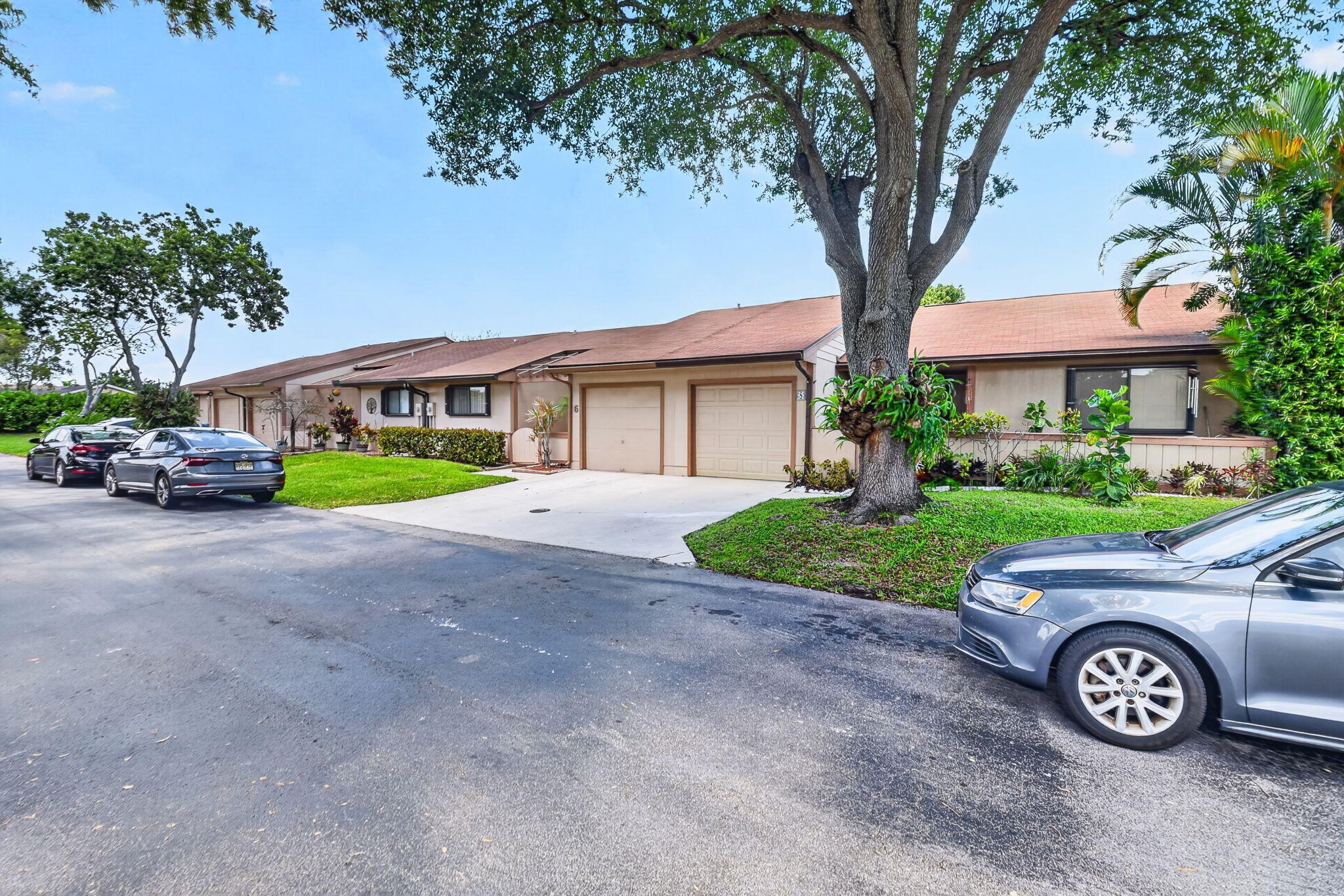 6 Farnworth Drive