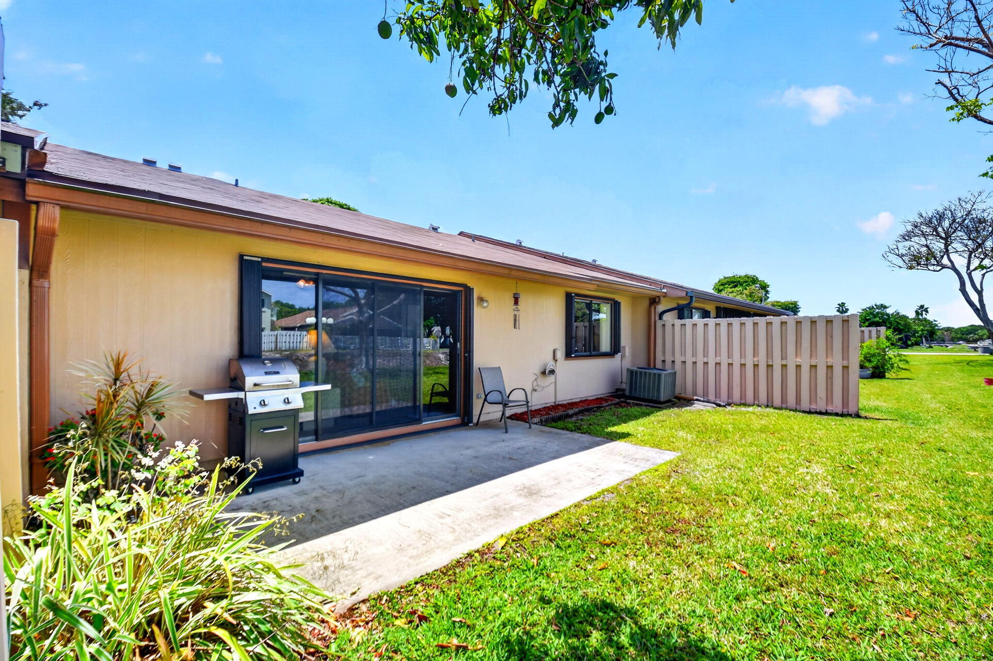 6 Farnworth Drive
