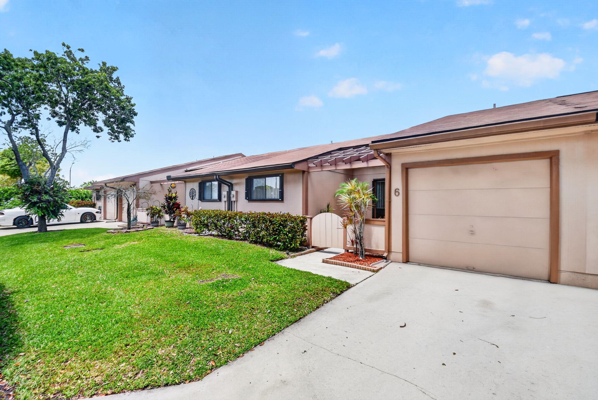 6 Farnworth Drive