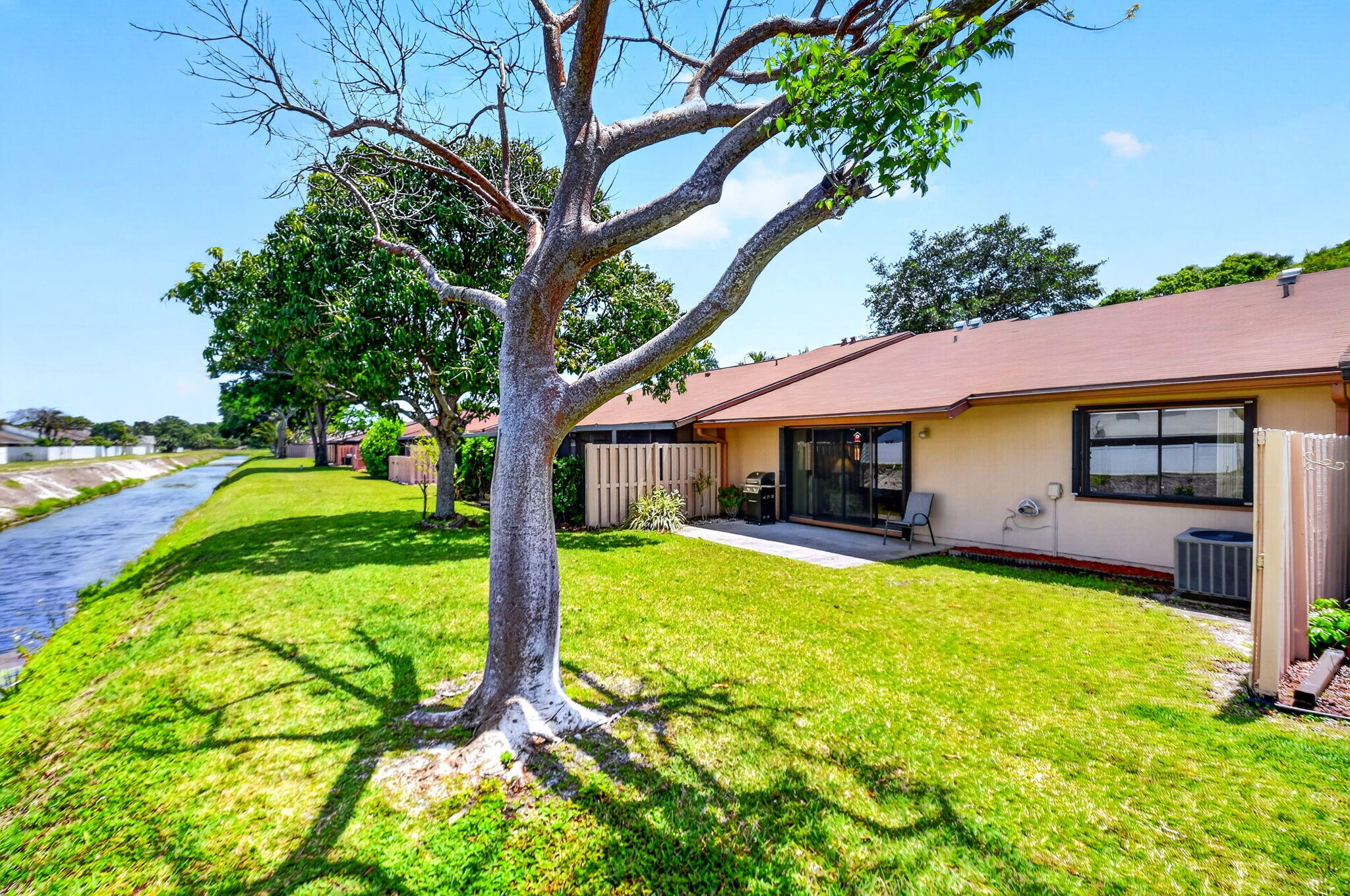 6 Farnworth Drive