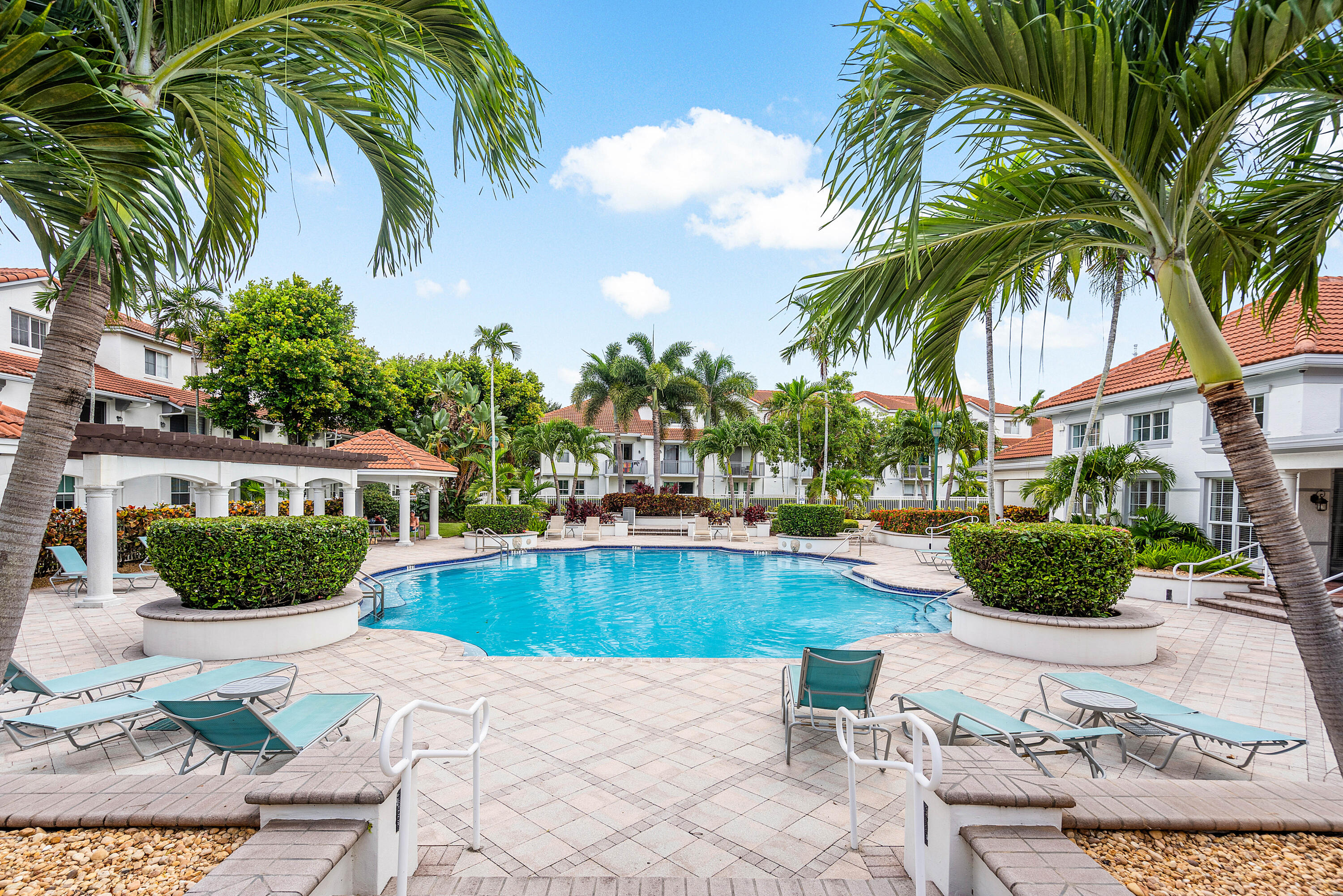 2052 Alta Meadows Lane