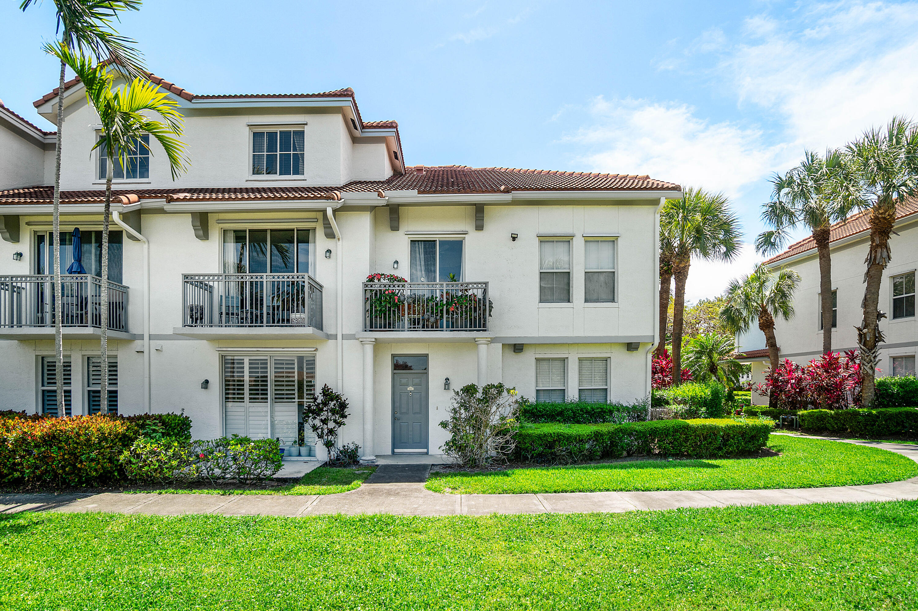 2052 Alta Meadows Lane